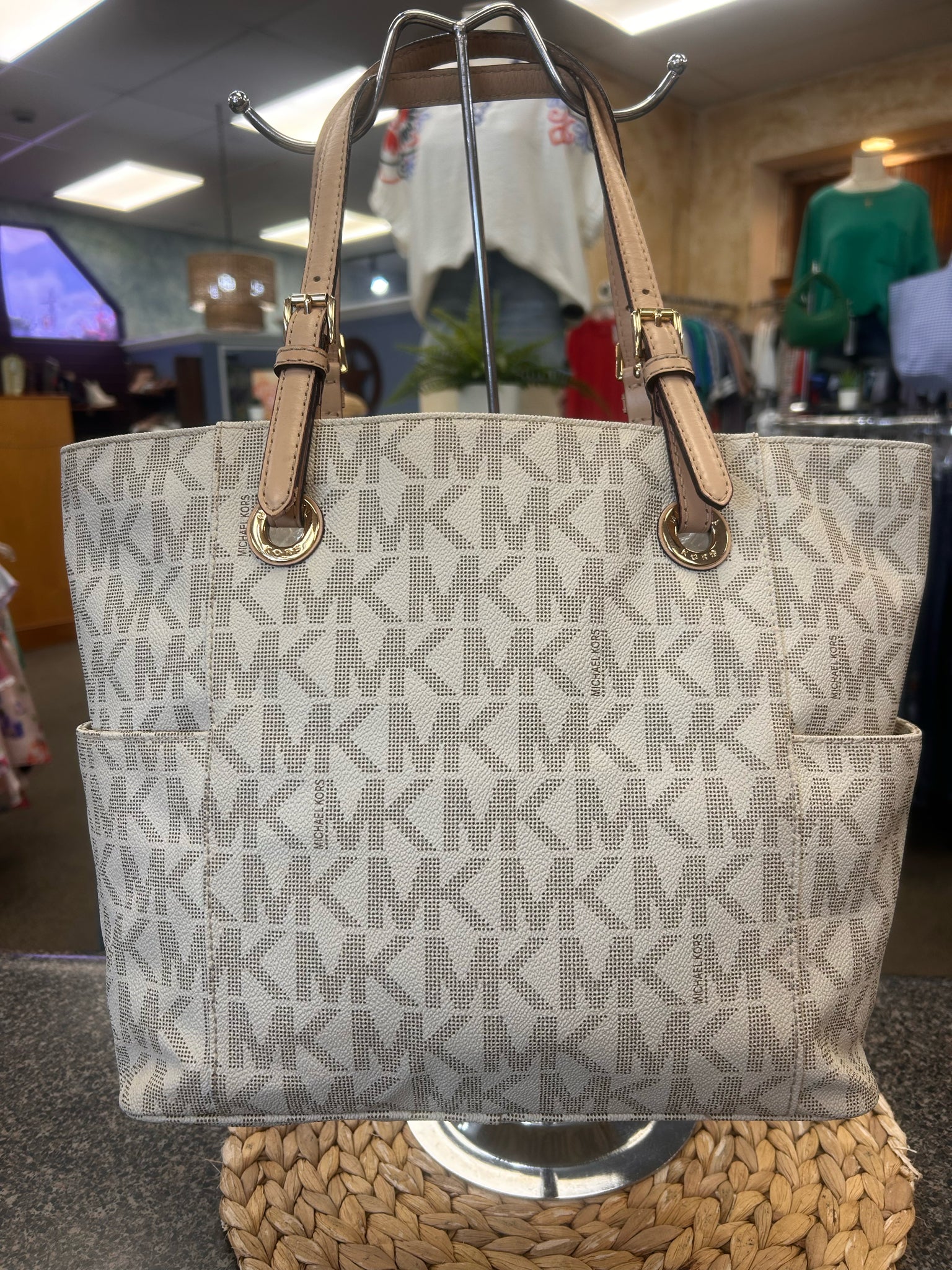 Pre-owned MICHAEL KORS Tan Signature Off-white Shoulder Designer Purse