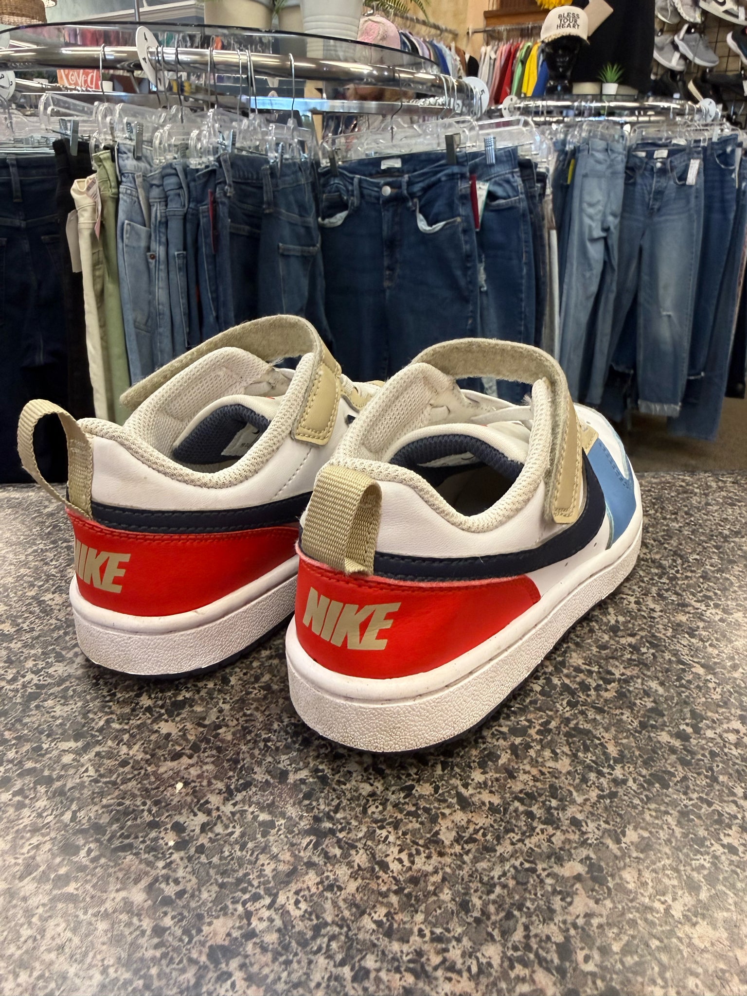 Pre-owned NIKE White Multi Trim Shoe Size 1 GIRLS Designer Sneaker