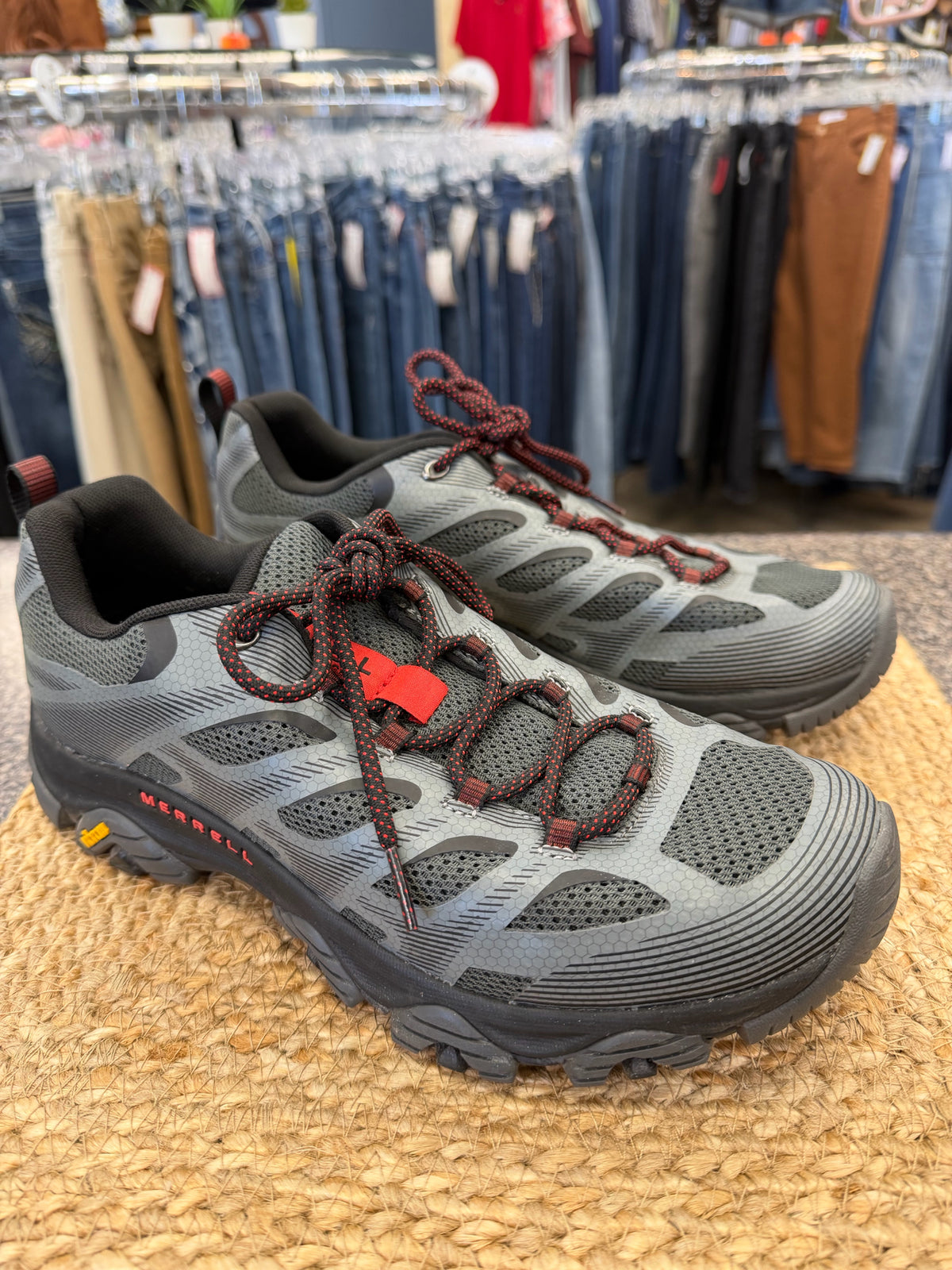 Pre-owned MERRELL Gray SHOE SIZE 10.5 MENS Sneakers