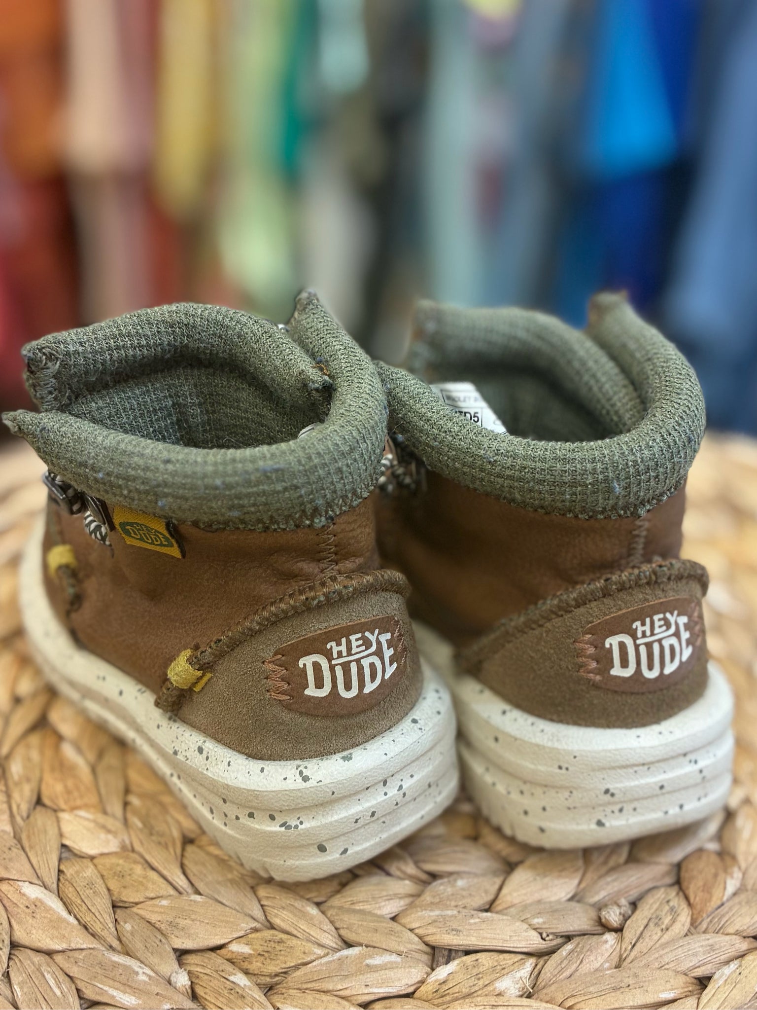 Pre-owned HEY DUDE Brown Green Trim C-SIZE 5T Boys Boots