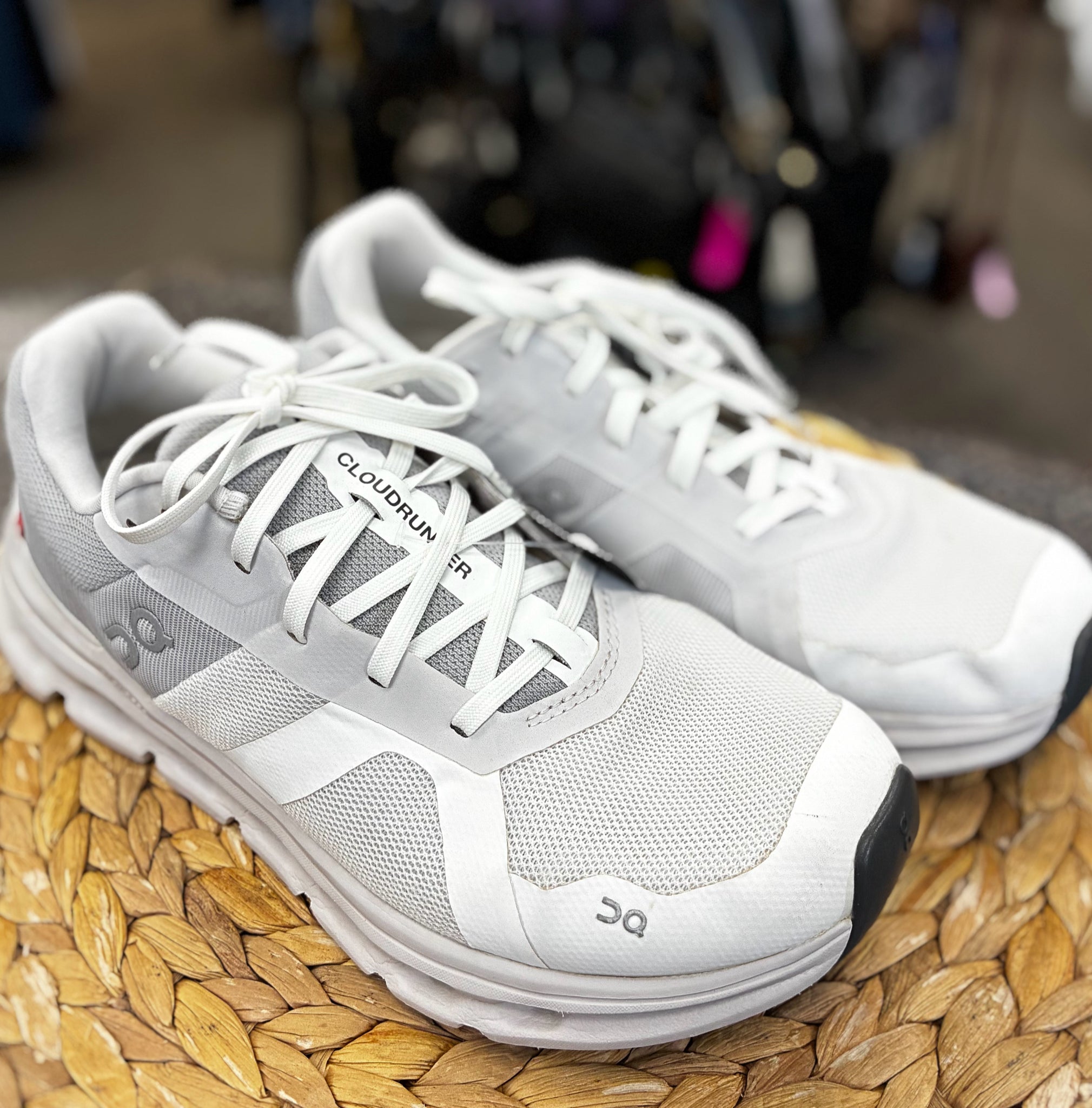 Pre-owned On Cloud White Gray Size 9 Designer Sneaker