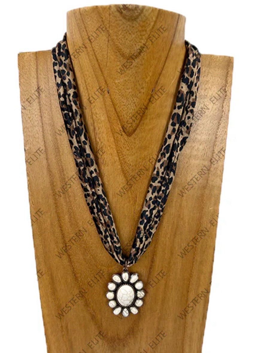 New WESTERN Leopard Cream Necklace