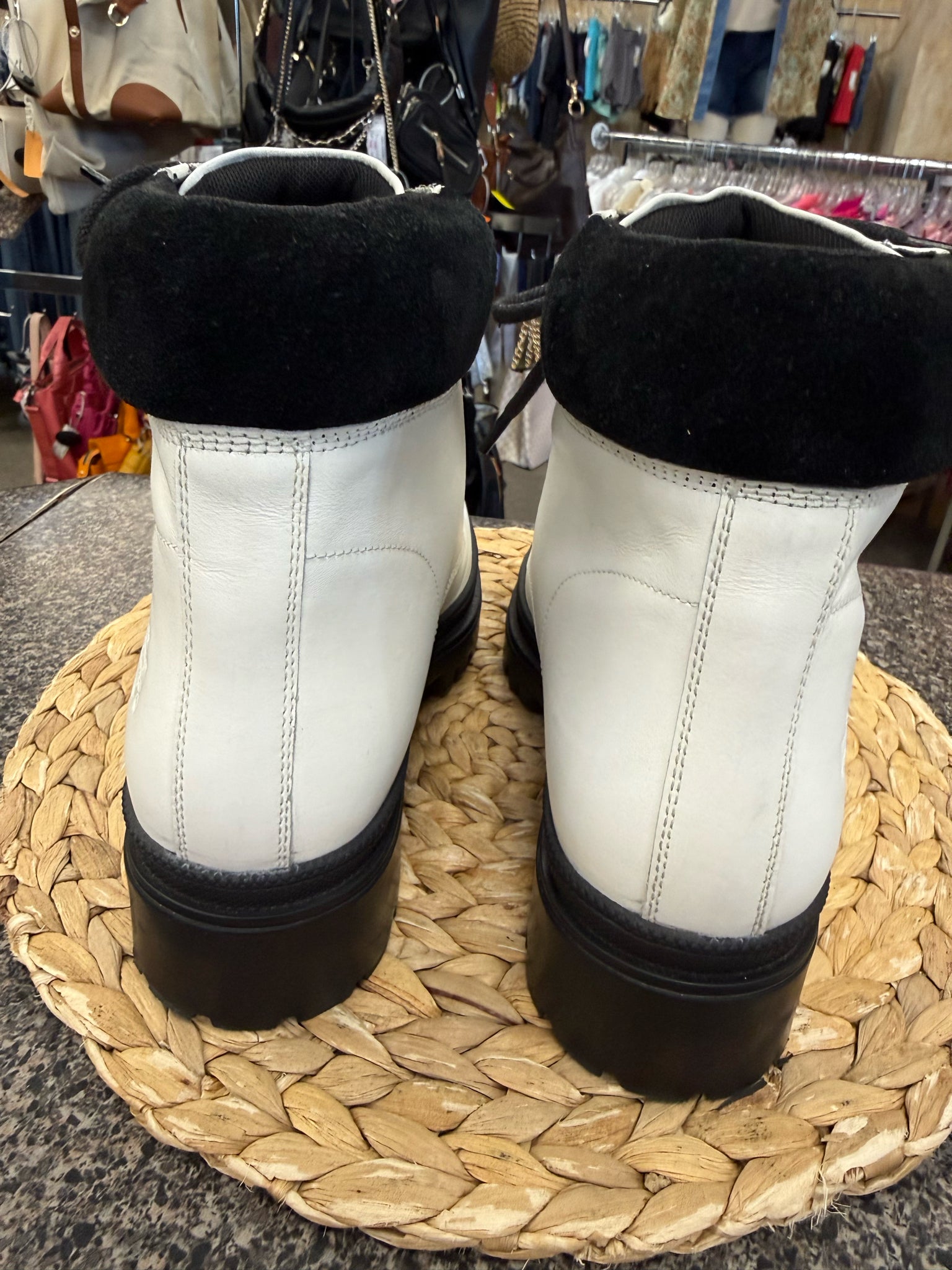 Pre-owned Harley Davidson White Black Trim Size 10 Designer Boot