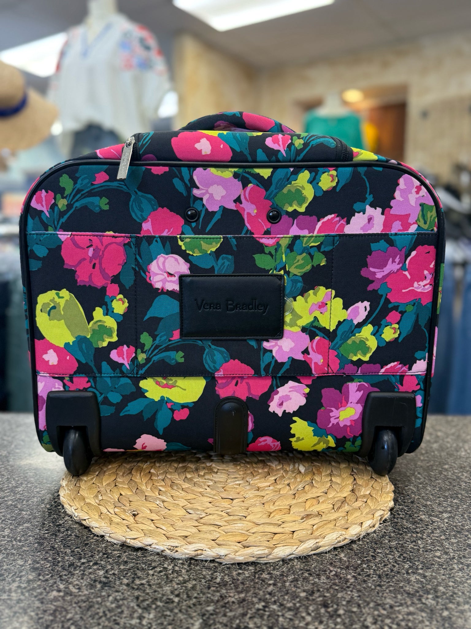 Pre-owned VERA BRADLEY Black Multi Floral Designer Luggage