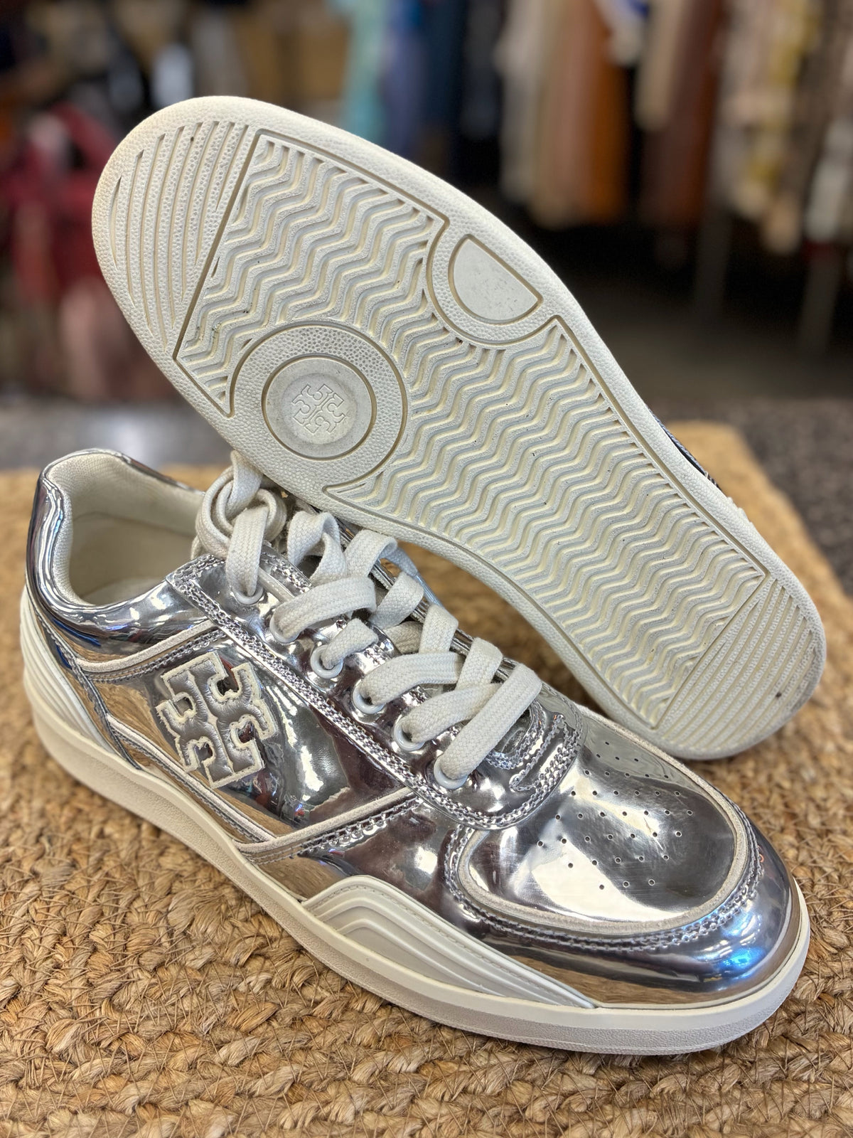 Pre-owned TORY BURCH Silver Off-white Size 7 Designer Sneaker