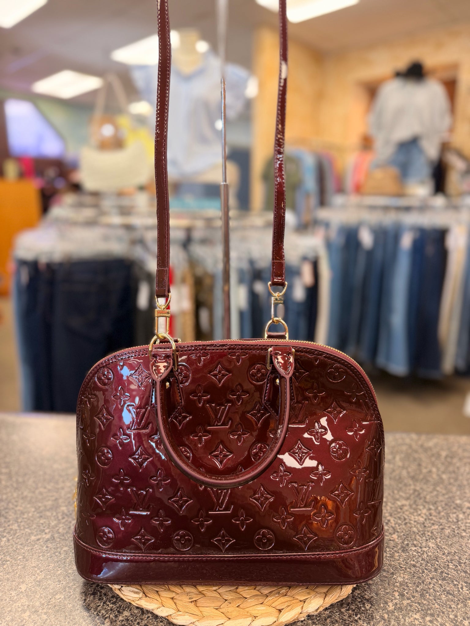 Pre-owned LOUIS VUITTON Maroon Signature Crossbody Designer Purse