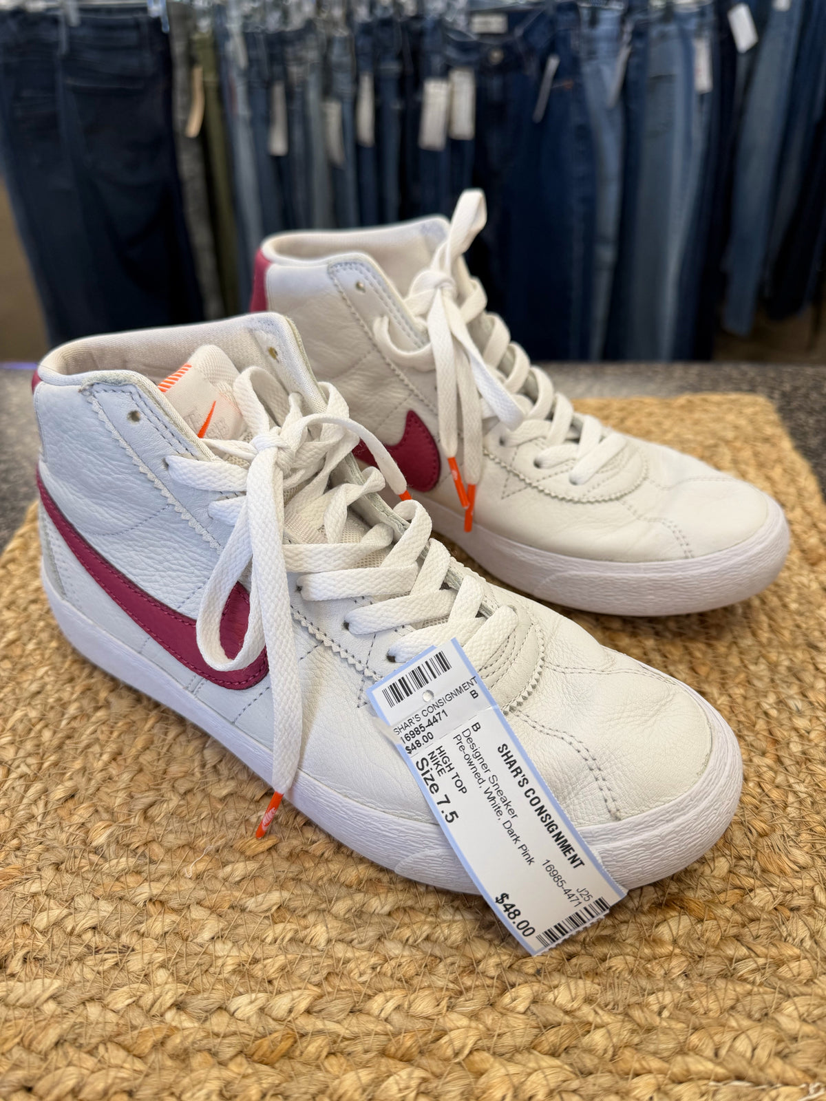 Pre-owned NIKE White Dark Pink Size 7.5 Designer Sneaker