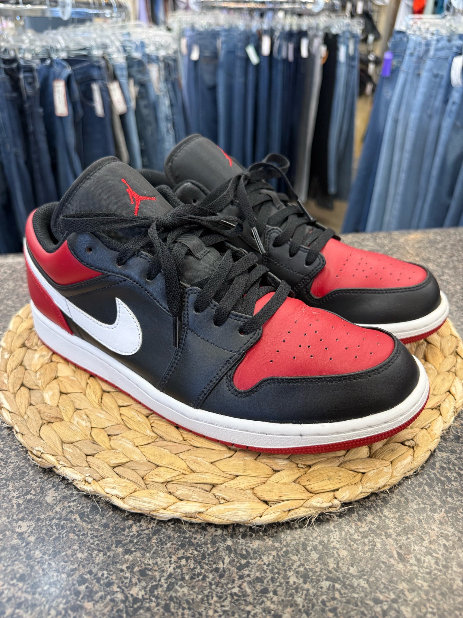 Pre-owned NIKE AIR FORCE Black Red Trim SHOE SIZE 11 MENS Designer Sneaker