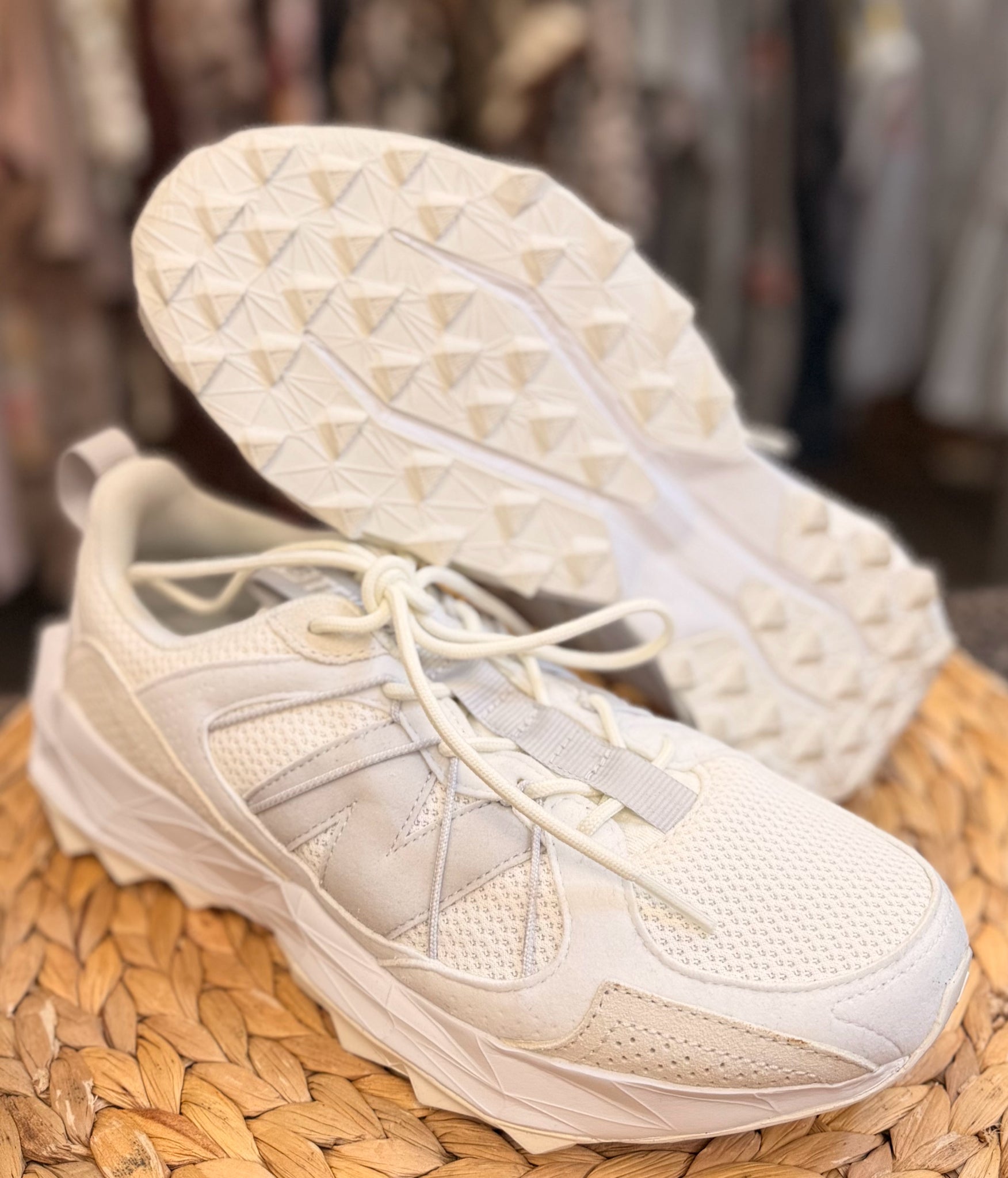 New Without Tag NEW BALANCE Off white Gray Trim Size 9.5 Designer Sneaker