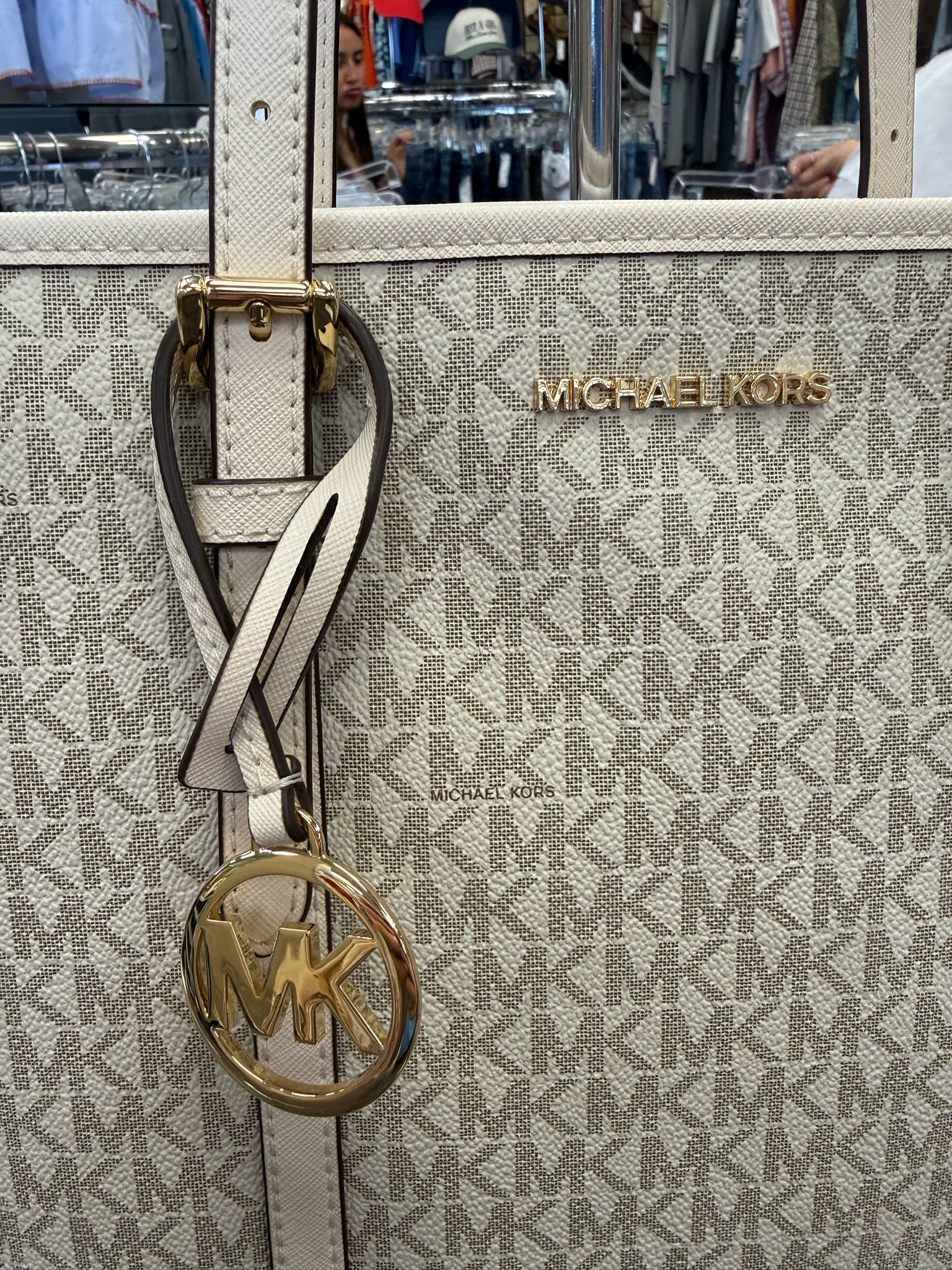 New with Tag MICHAEL KORS Cream Signature Cream Shoulder Designer Purse