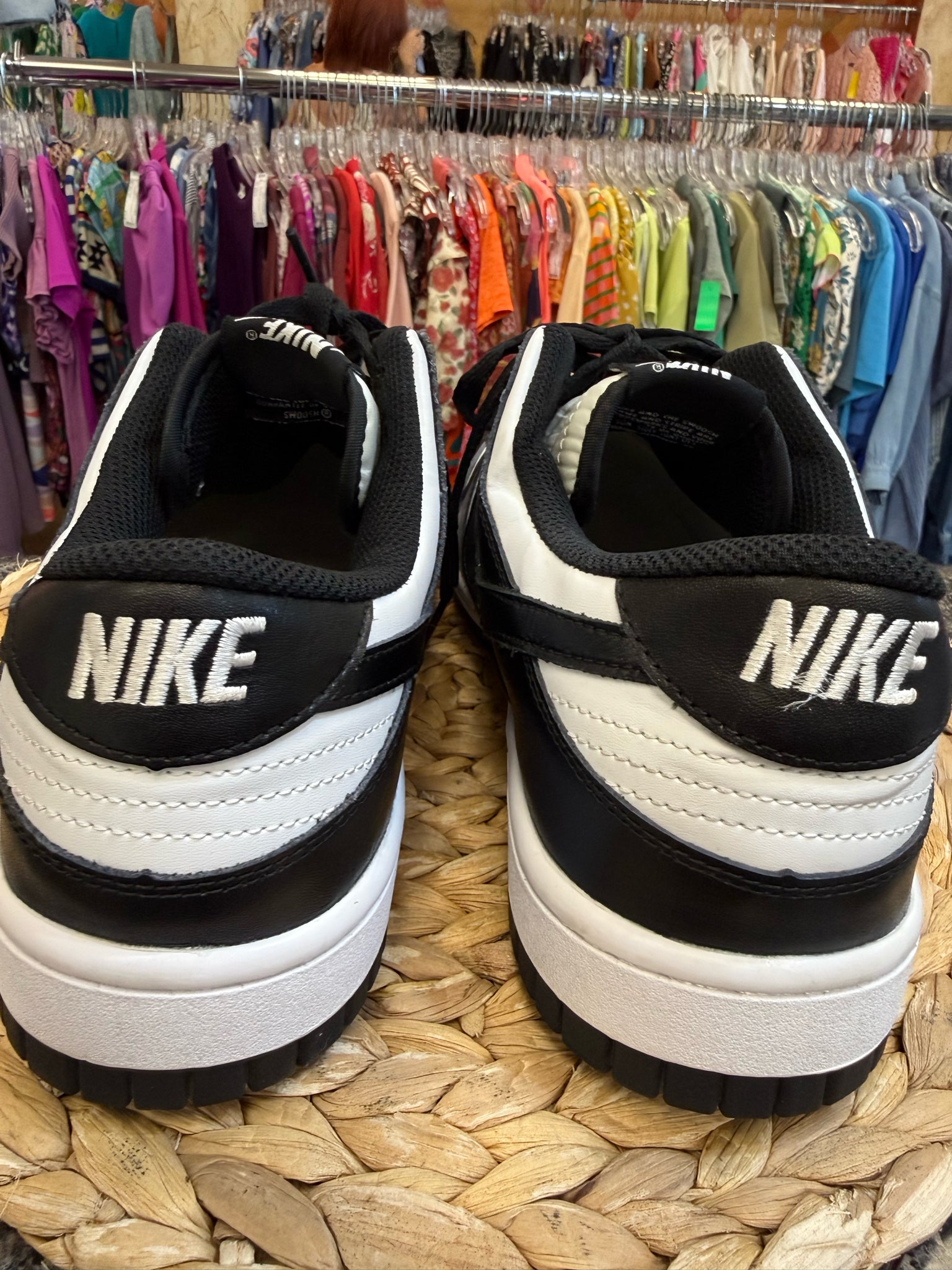 Pre-owned NIKE White Black SHOE SIZE 13 MENS Designer Sneaker