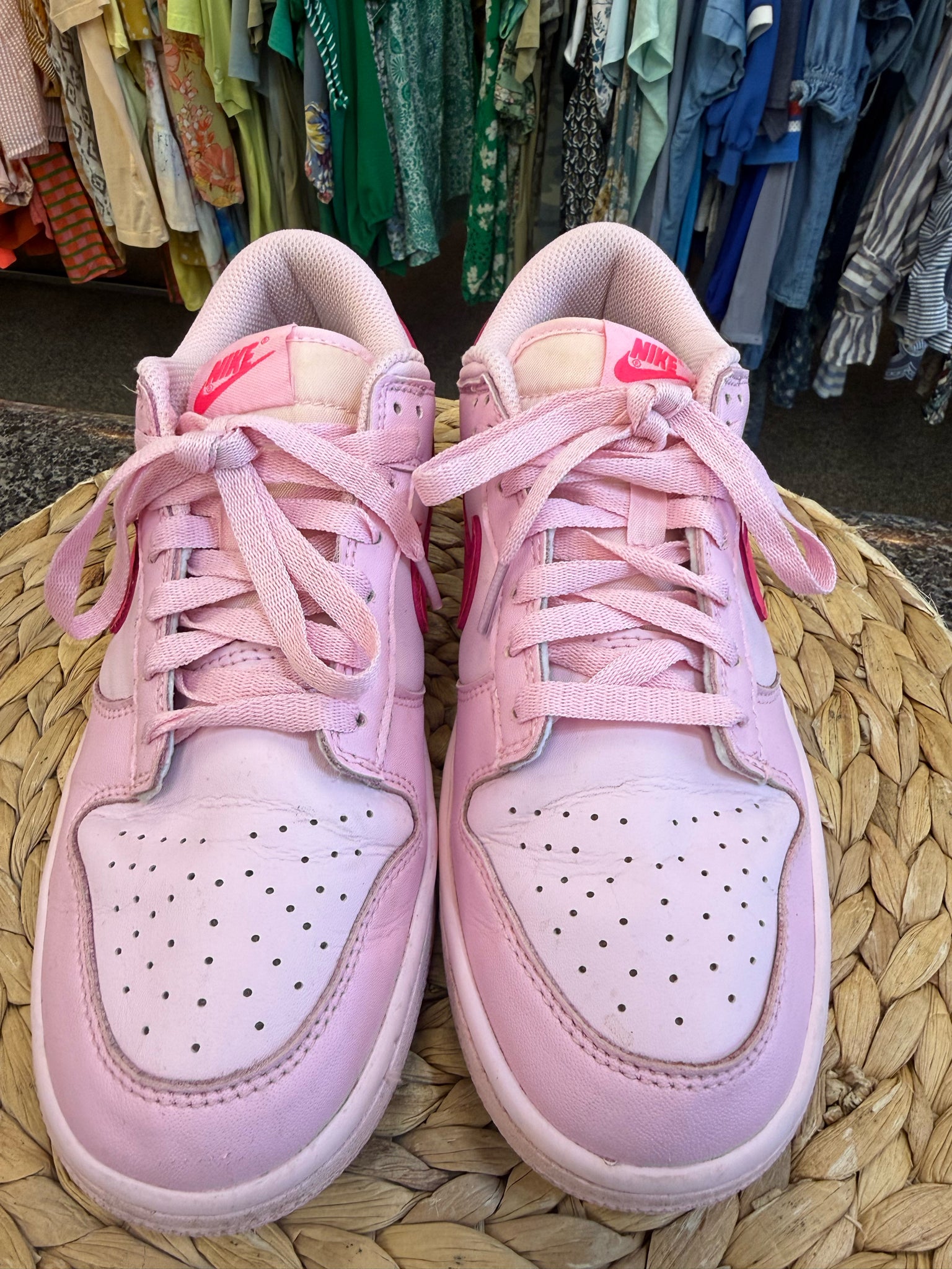Pre-owned NIKE Pink Hot Pink Trim Size 9.5 Sneaker