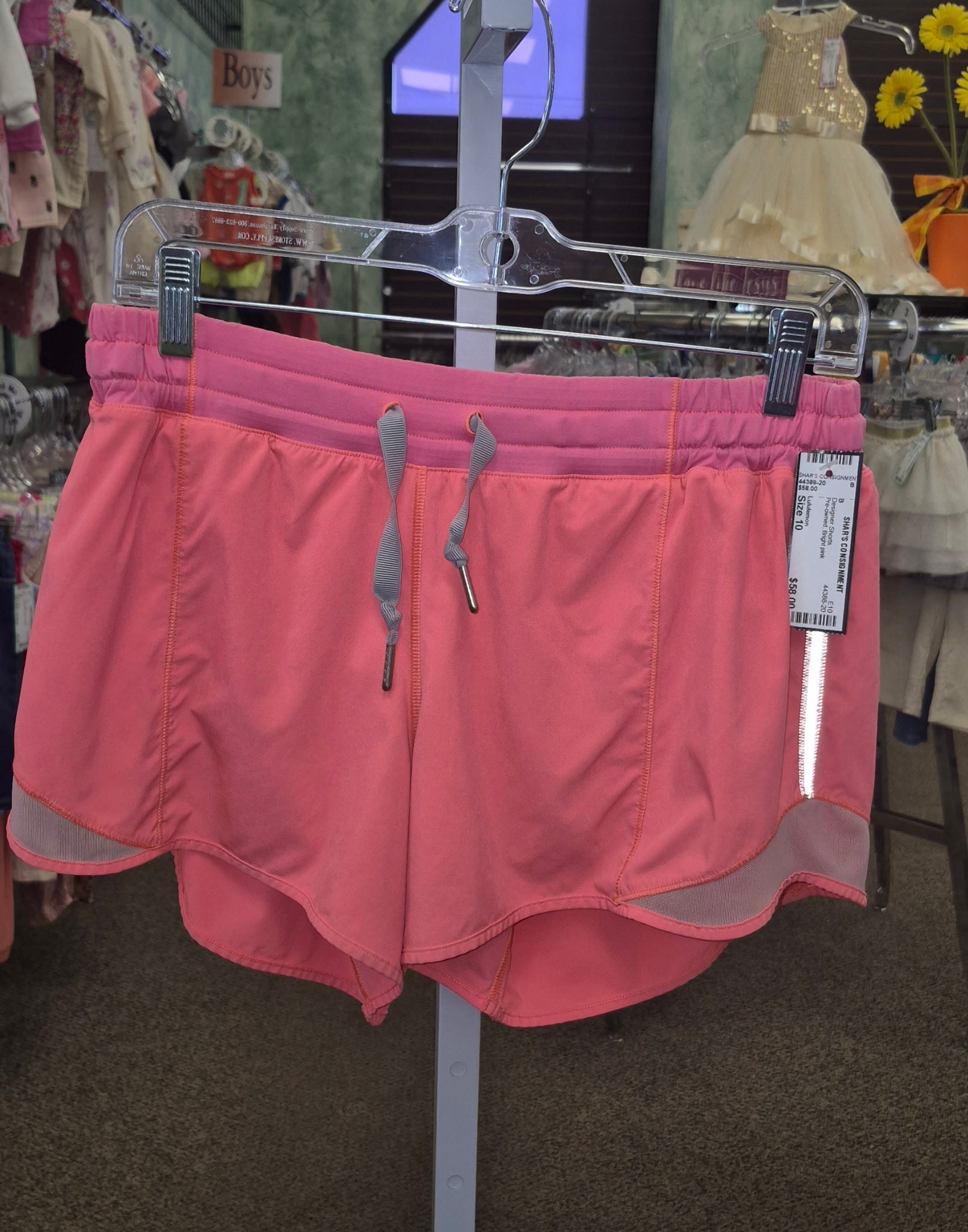 Pre-owned Lululemon Bright pink Size: 10 Designer Shorts