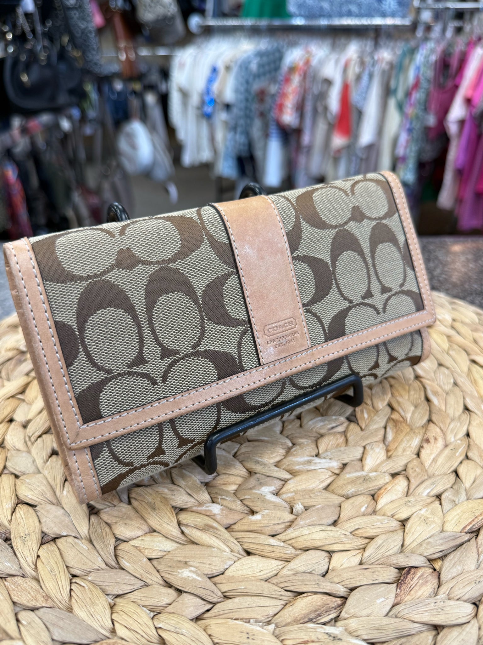 Pre-owned COACH Tan Signature Tan WALLET SIZE Regular Designer Wallet