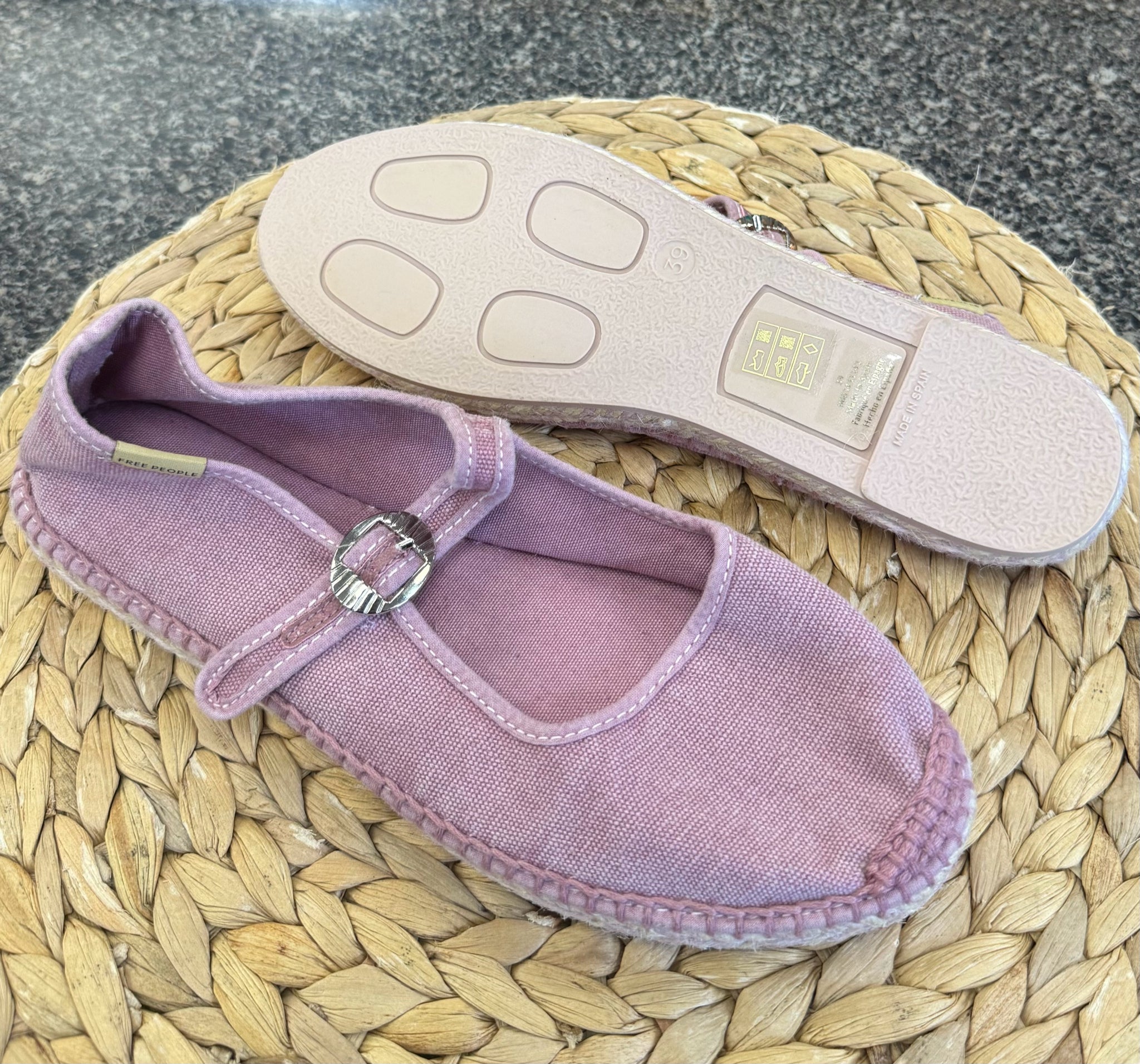 Pre-owned FREE PEOPLE Light purple Size 7 Designer Shoe