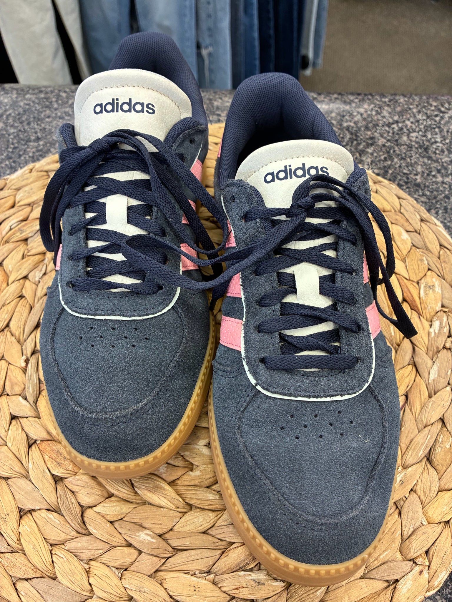 New Without Tag ADIDAS Blue Pink Trim Size 7.5 Sneaker