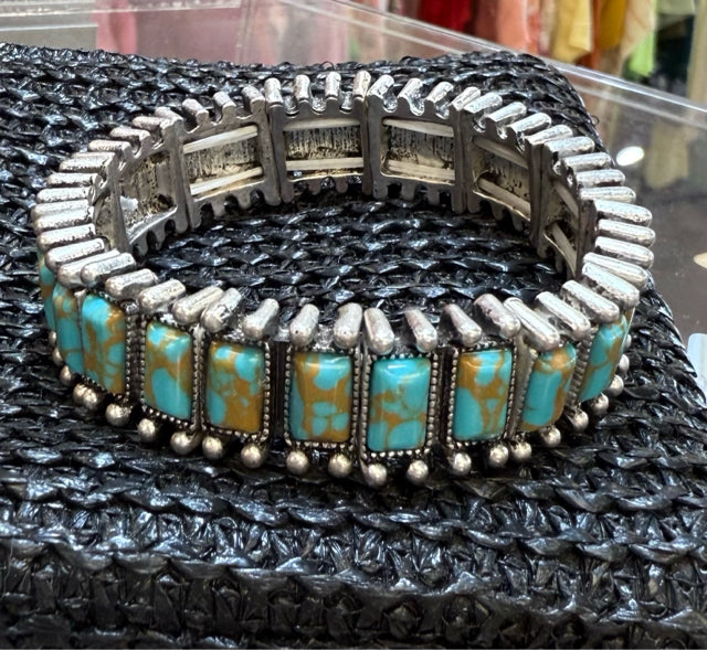New WESTERN Turquoise Silver Trim Bracelet