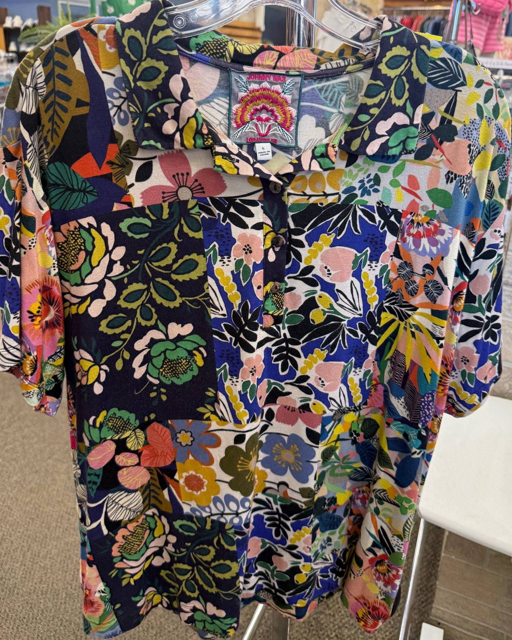 Pre-owned JOHNNY WAS Navy Multi Short Sleeve Size: L Designer Blouse