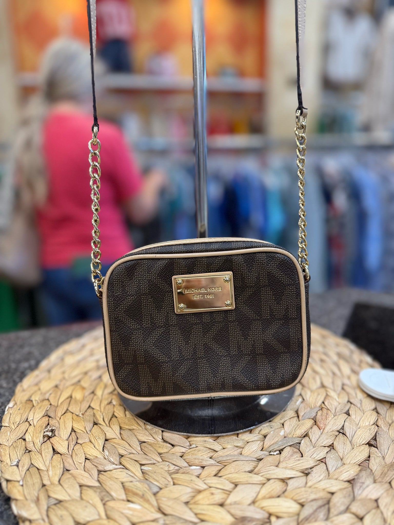 Pre-owned MICHAEL KORS Brown Signature Tan Crossbody Designer Purse