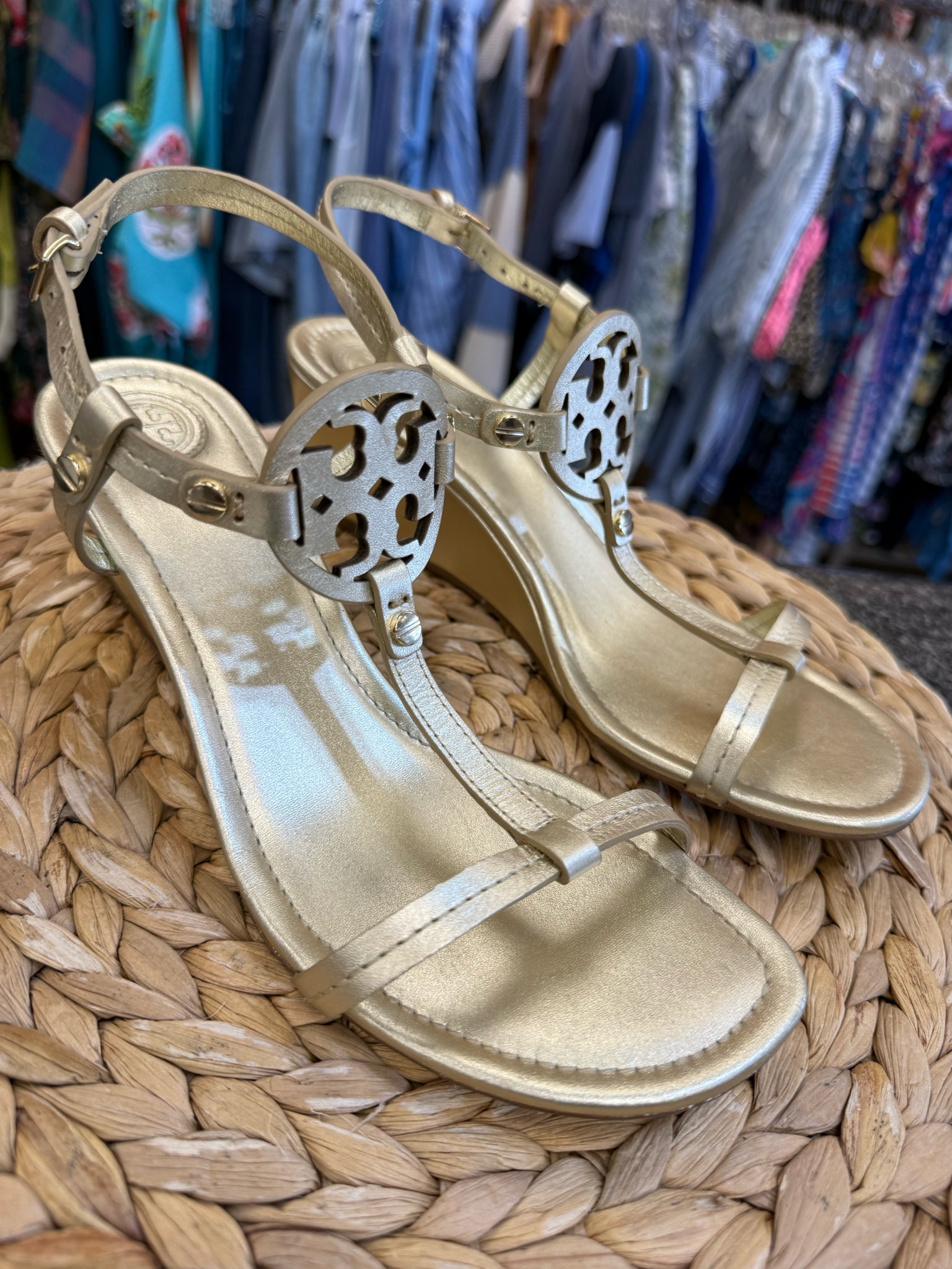 Pre-owned TORY BURCH Gold Size 7 Designer Sandal