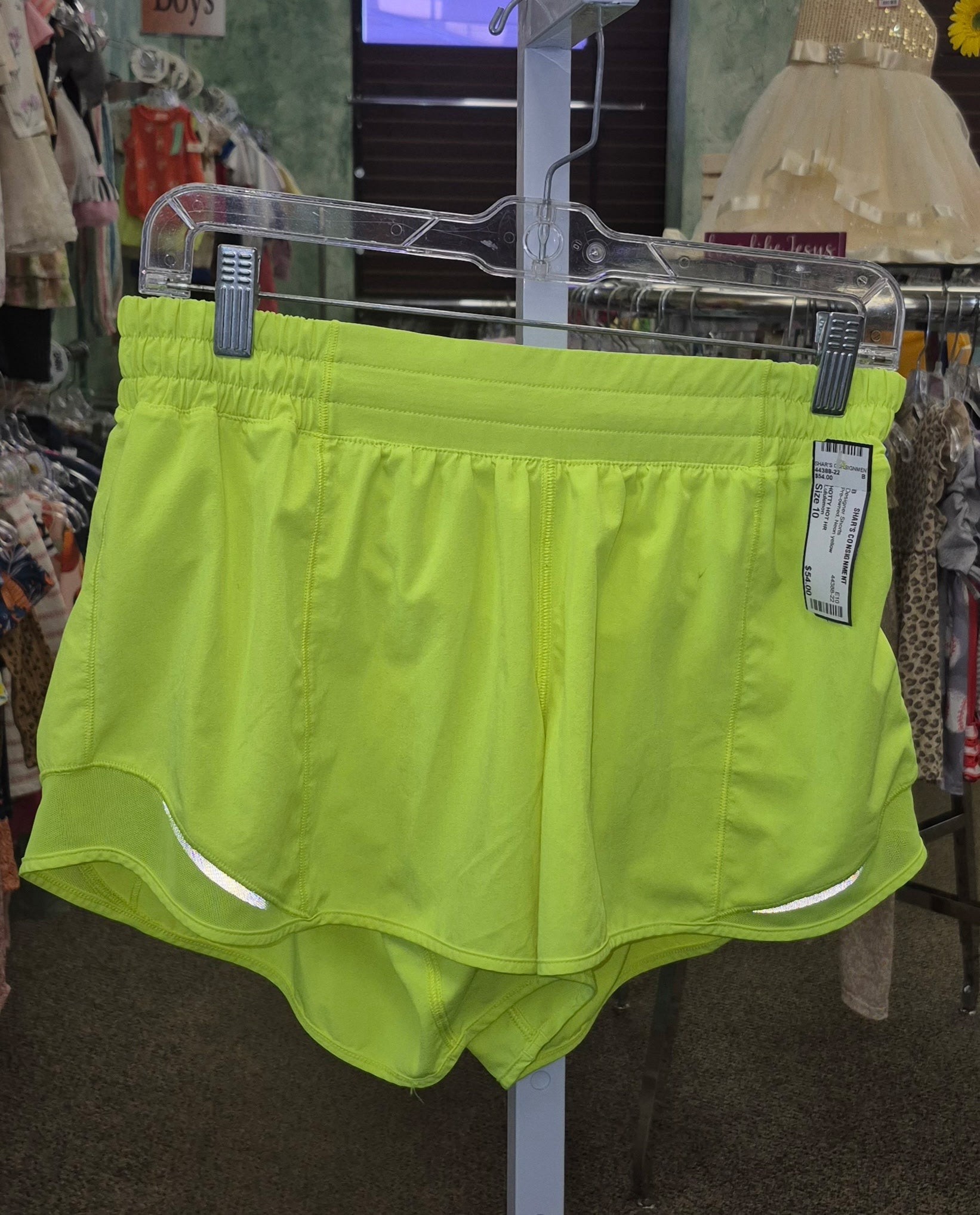 Pre-owned Lululemon Neon yellow Size: 10 Designer Shorts