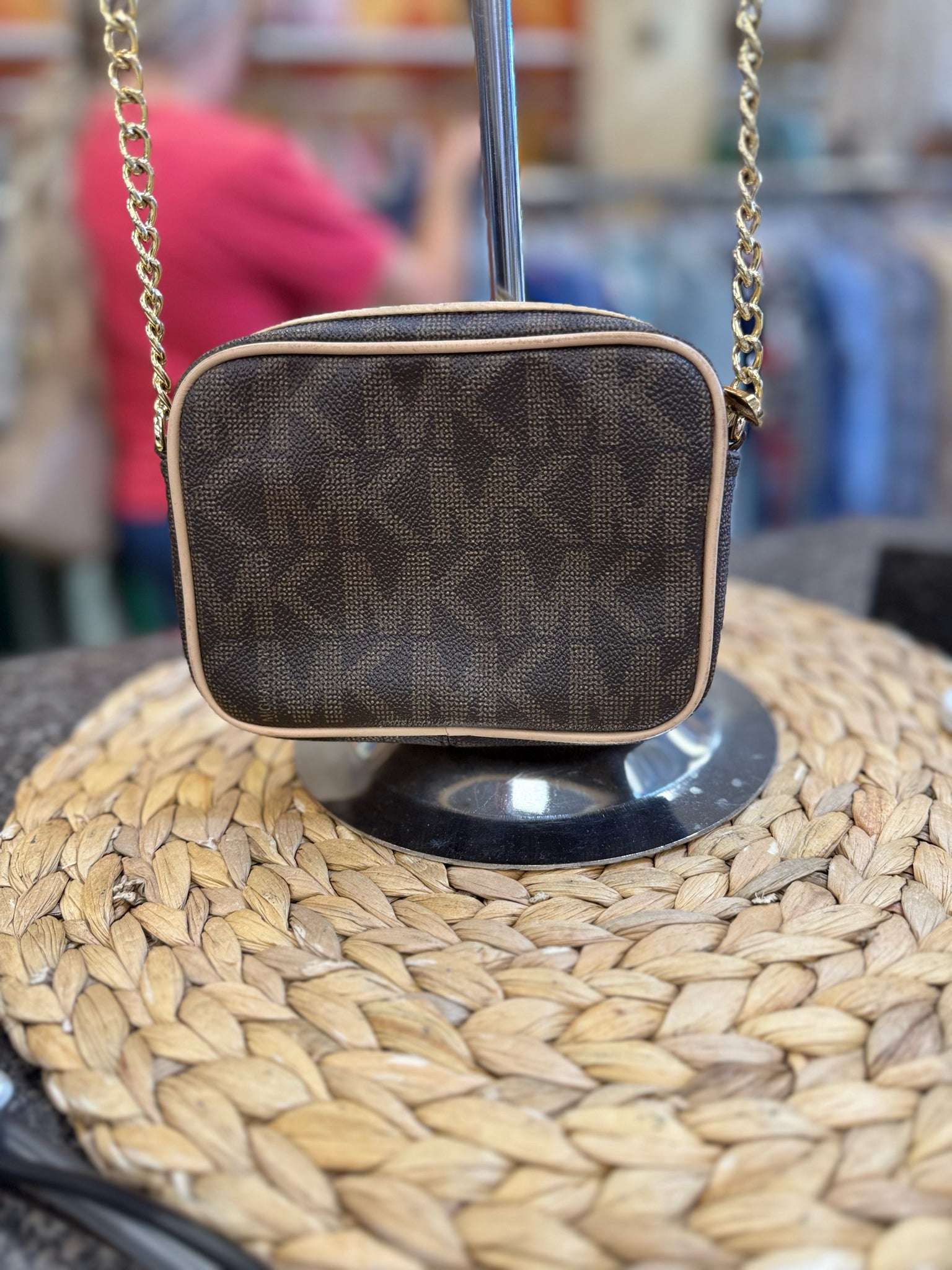 Pre-owned MICHAEL KORS Brown Signature Tan Crossbody Designer Purse