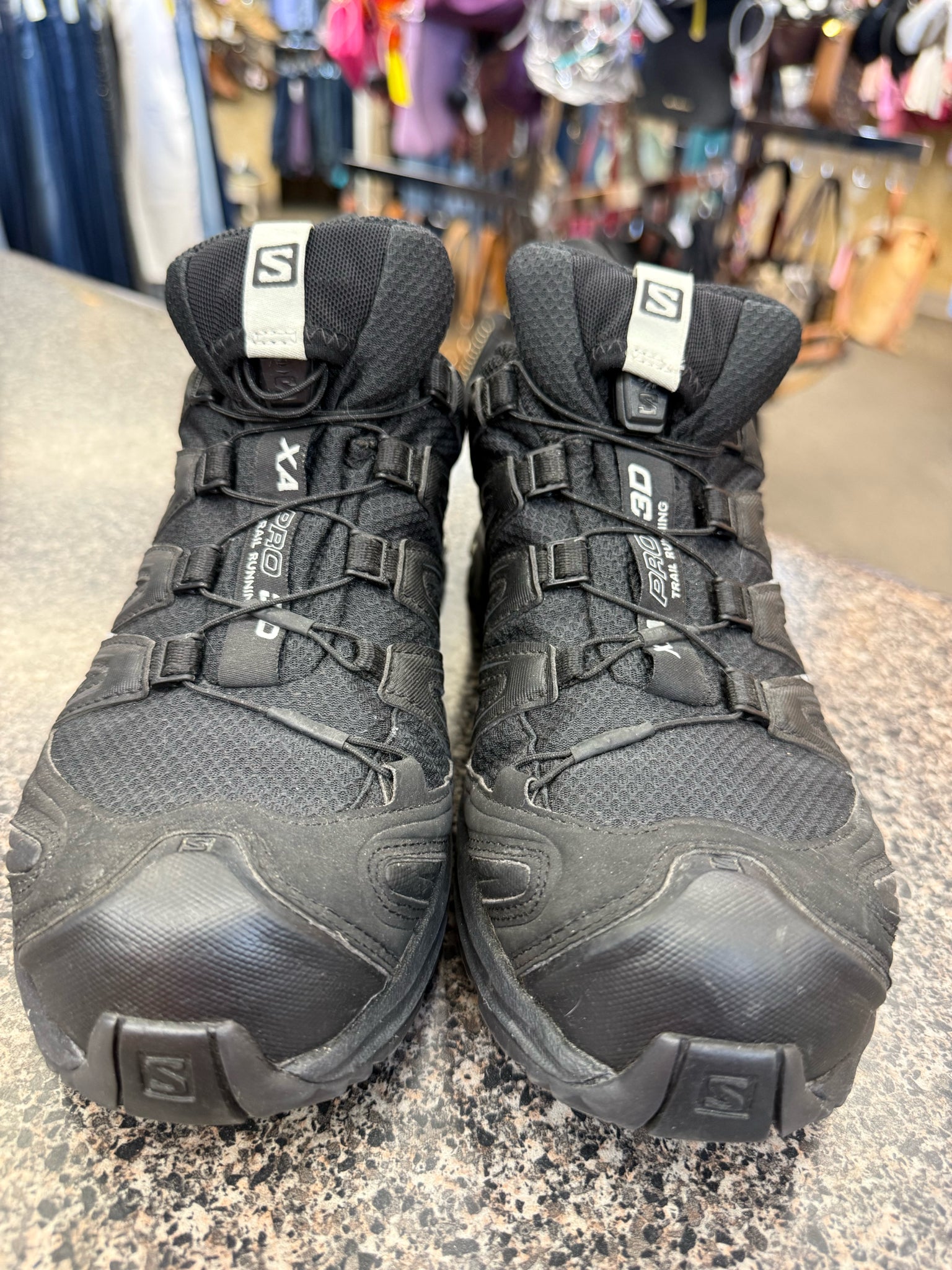 Pre-owned SALOMON Black Gray Trim Size 8 Designer Sneaker