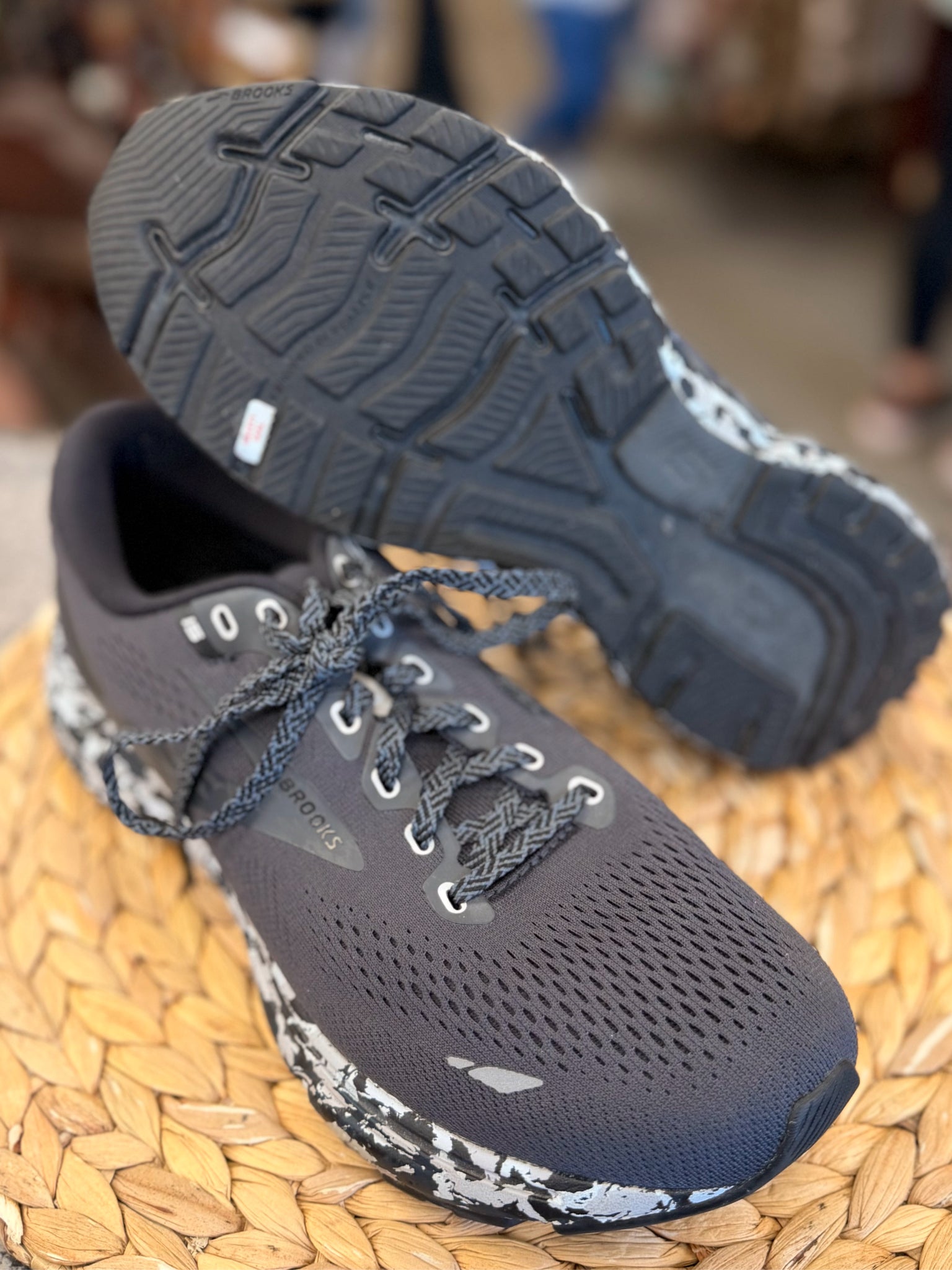 Pre-owned BROOKS Grey Size 9.5 Designer Sneaker