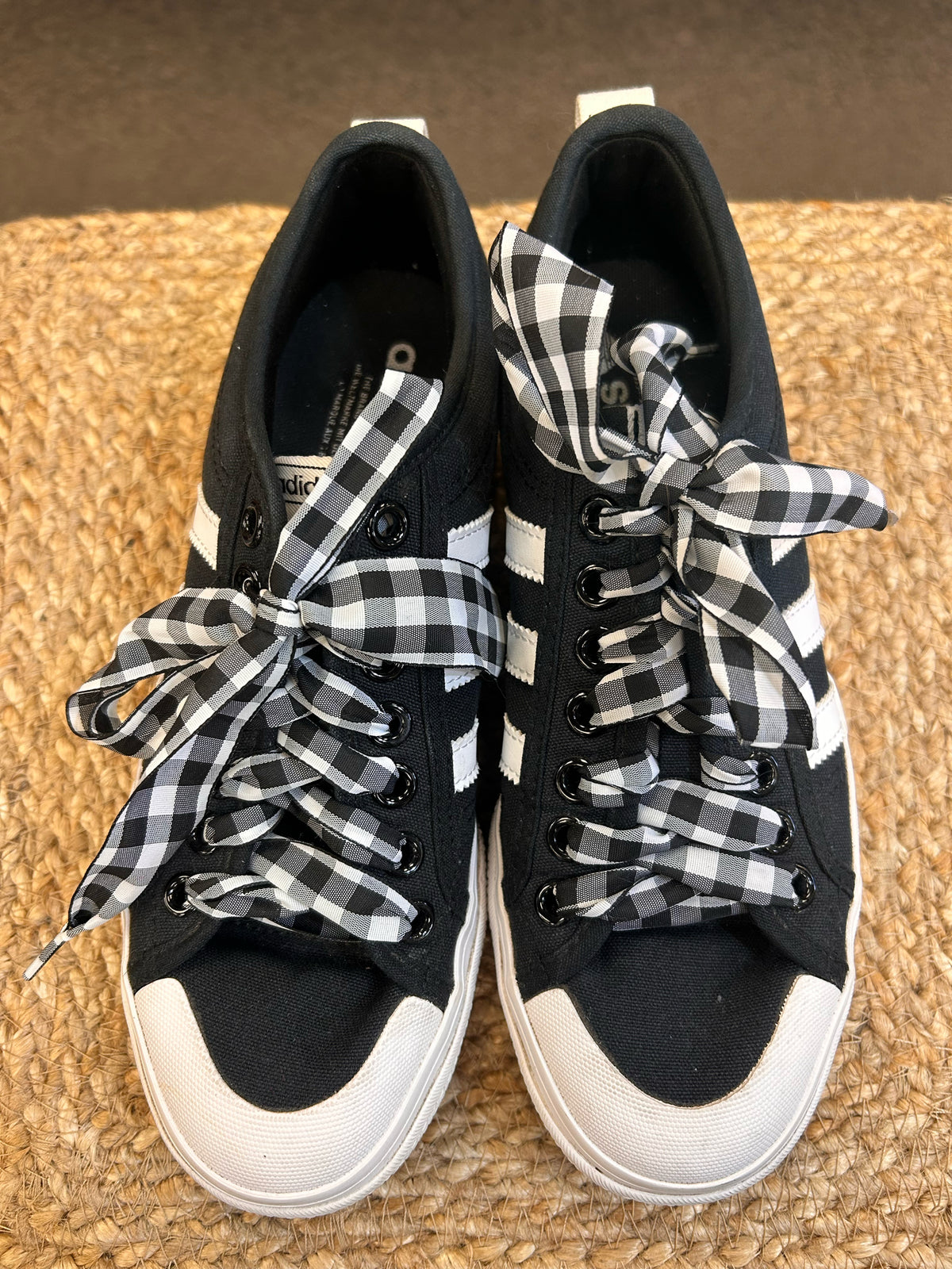 Pre-owned ADIDAS Black White Trim Size 8 Sneaker