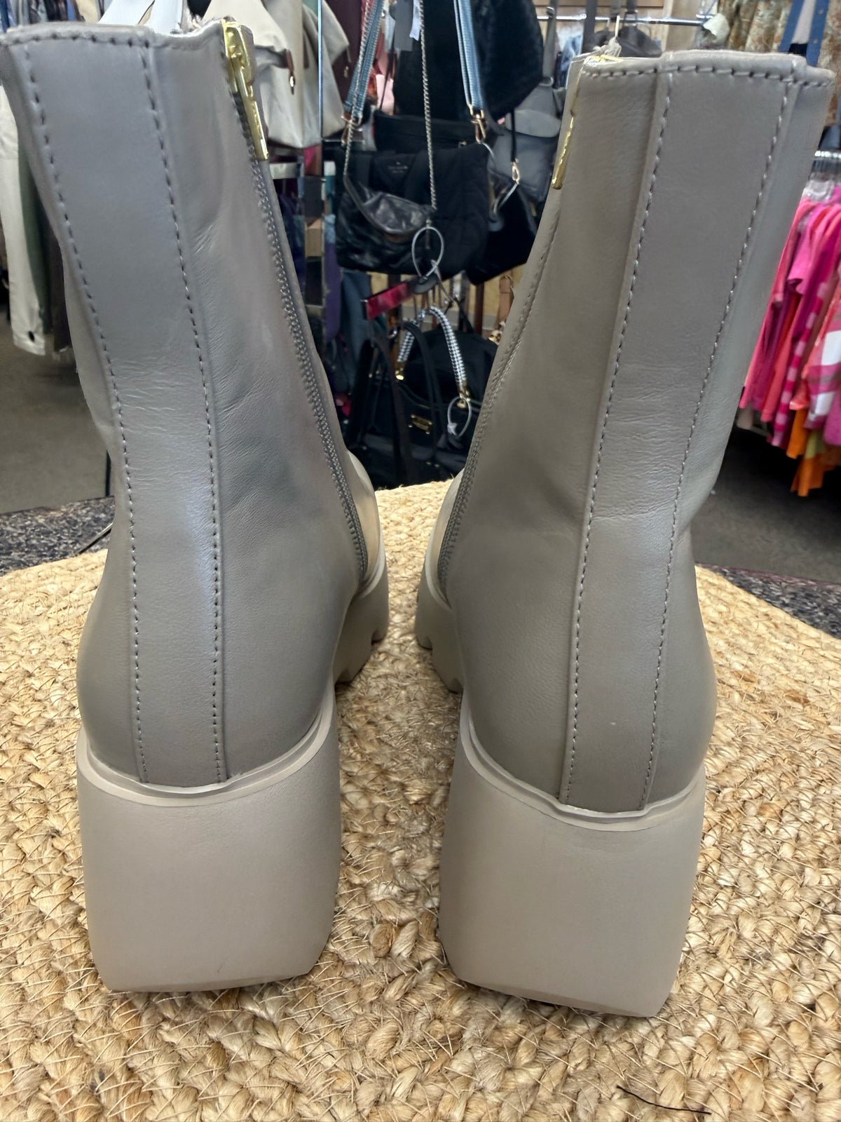 Pre-owned NAKED FEET Gray Size 8 Boot