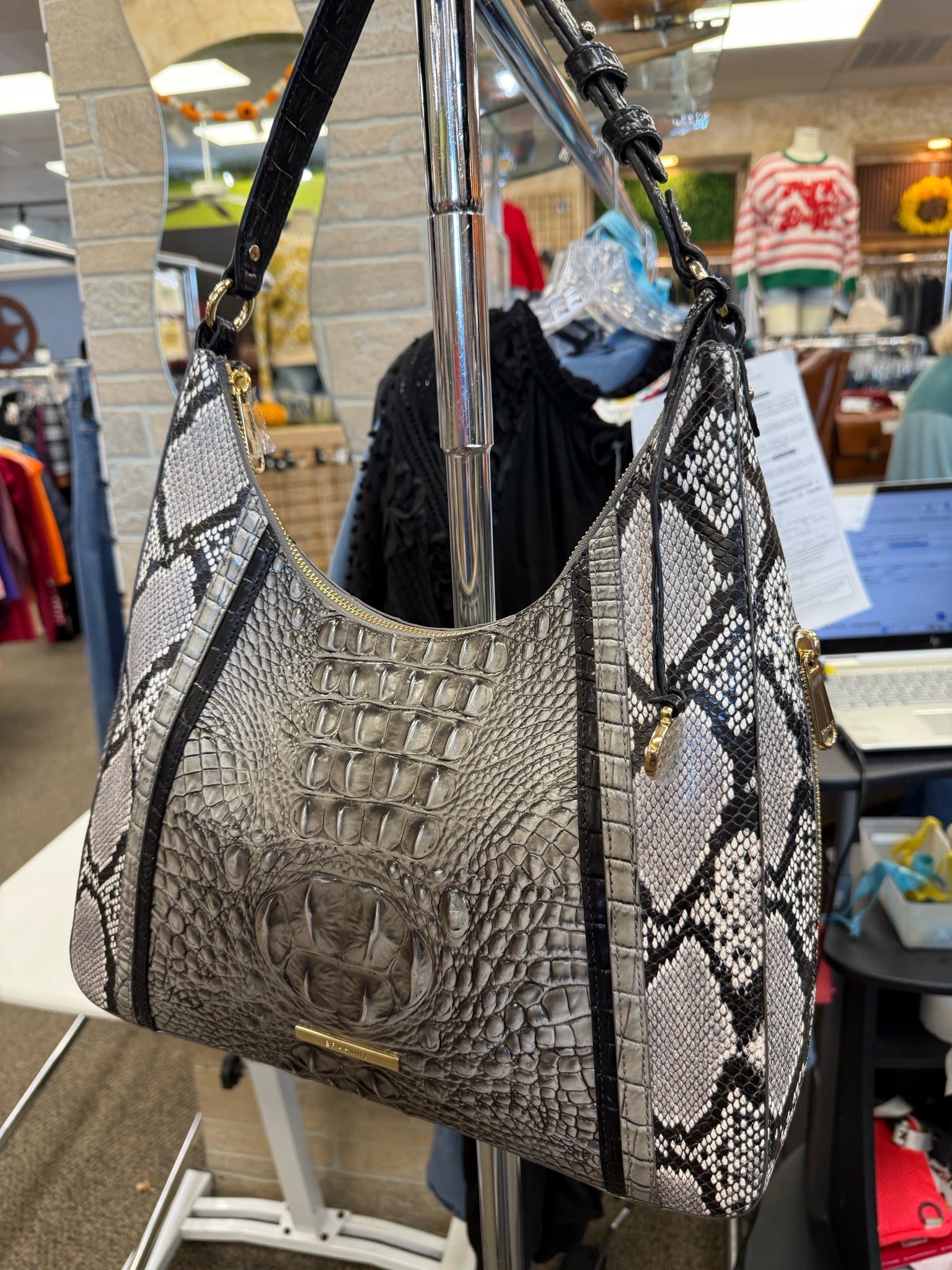 Pre-owned BRAHMIN Gray Snakeskin Black Shoulder Designer Purse