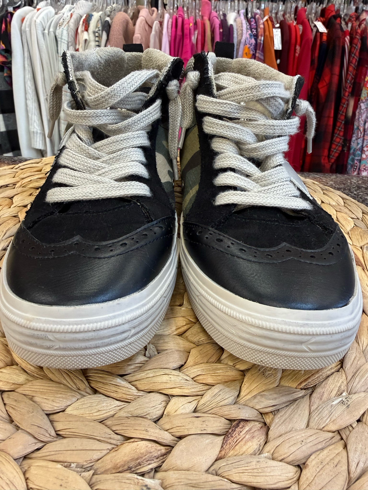 Pre-owned SHU SHOP Camouflage Black Trim Size 8 Sneaker