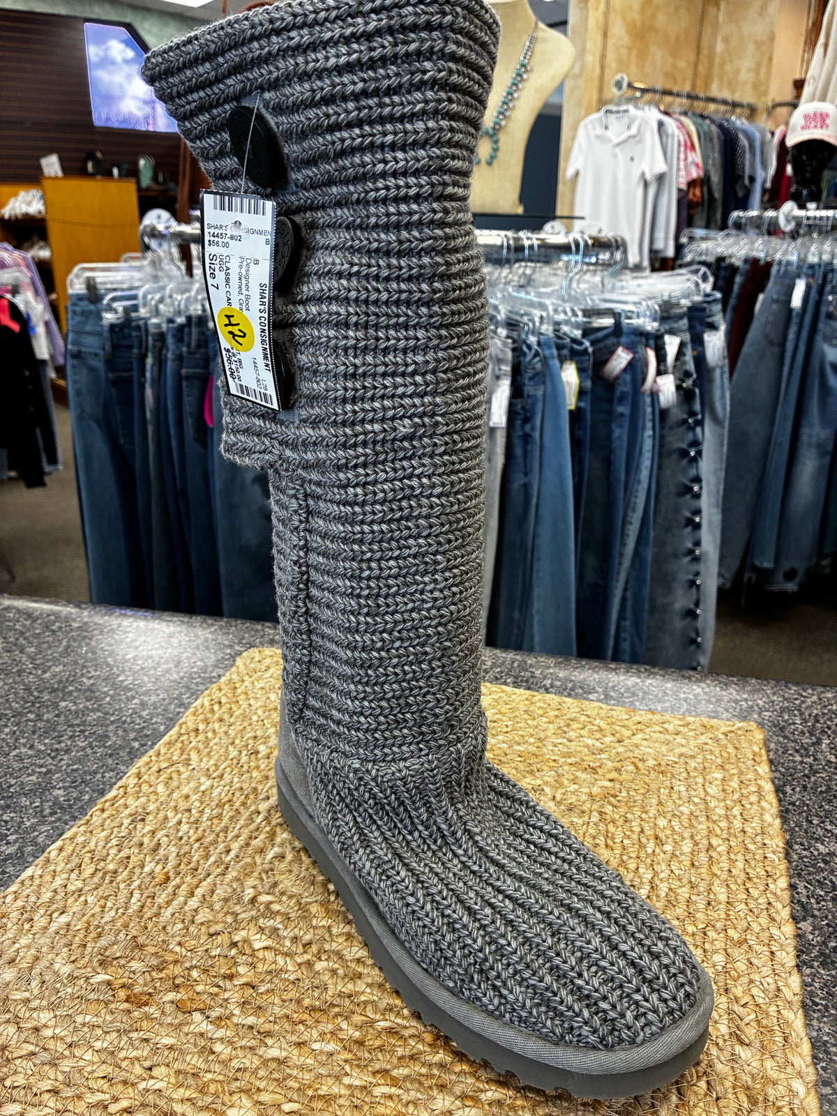 Pre-owned UGG Gray Size 7 Boot