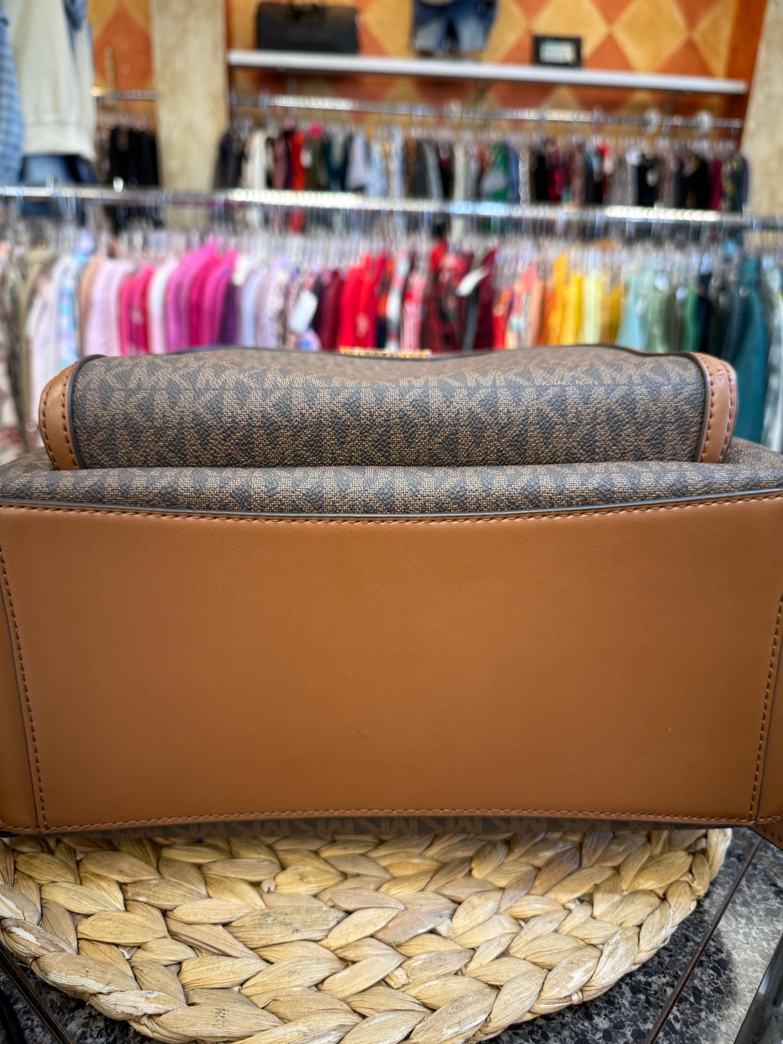 Pre-owned MICHAEL KORS Brown Signature Tan Backpack Designer Purse