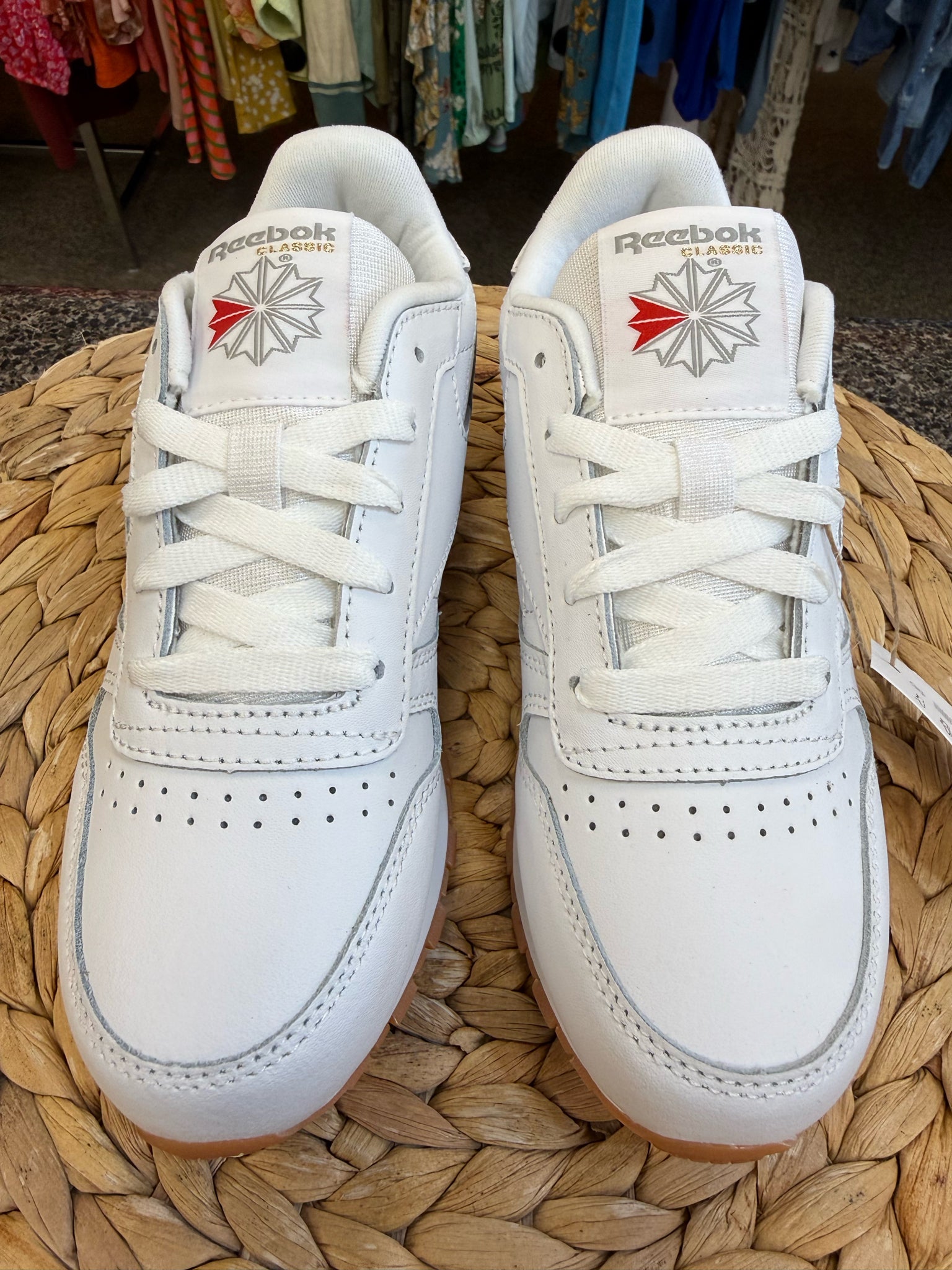 New with Tag REEBOK White Red Trim Shoe Size 13 Girls Sneaker