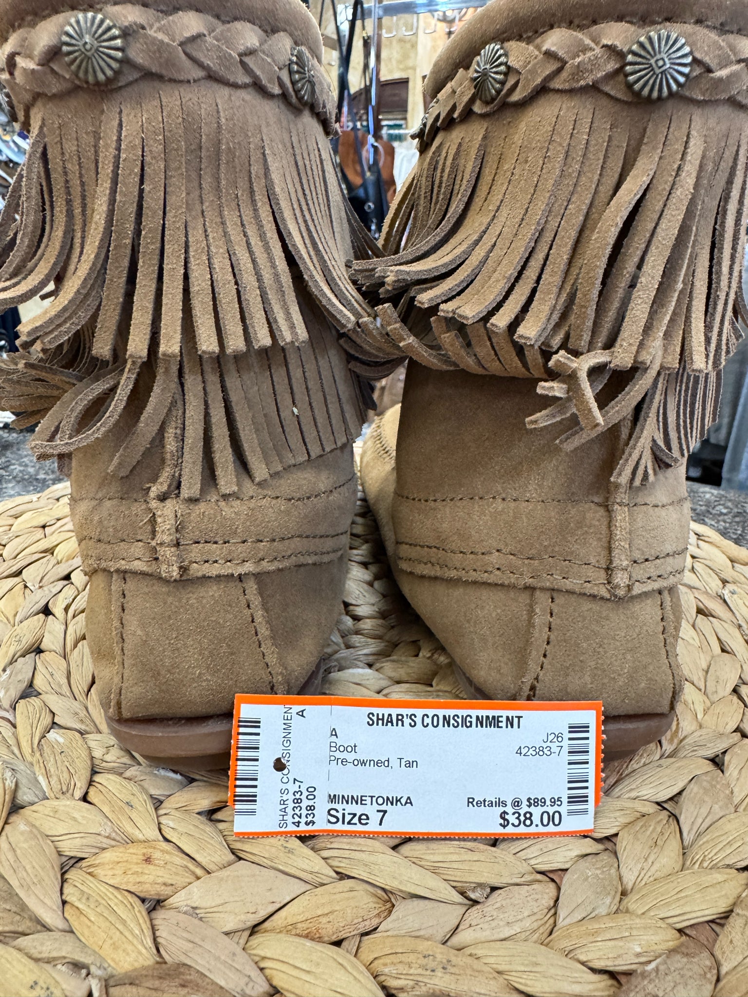 Pre-owned MINNETONKA Tan Size 7 Boot