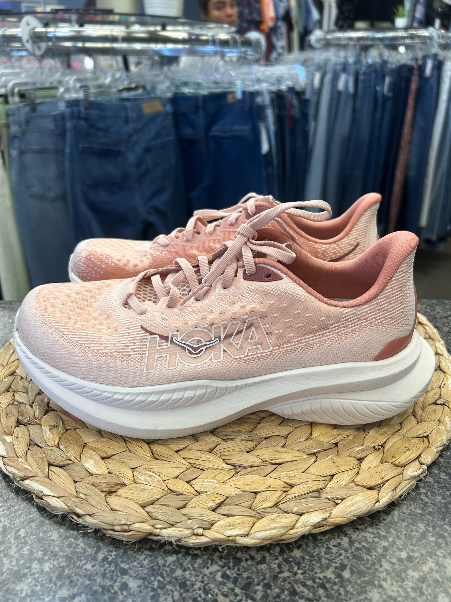 Pre-owned HOKA Pink Size 9 Designer Sneaker