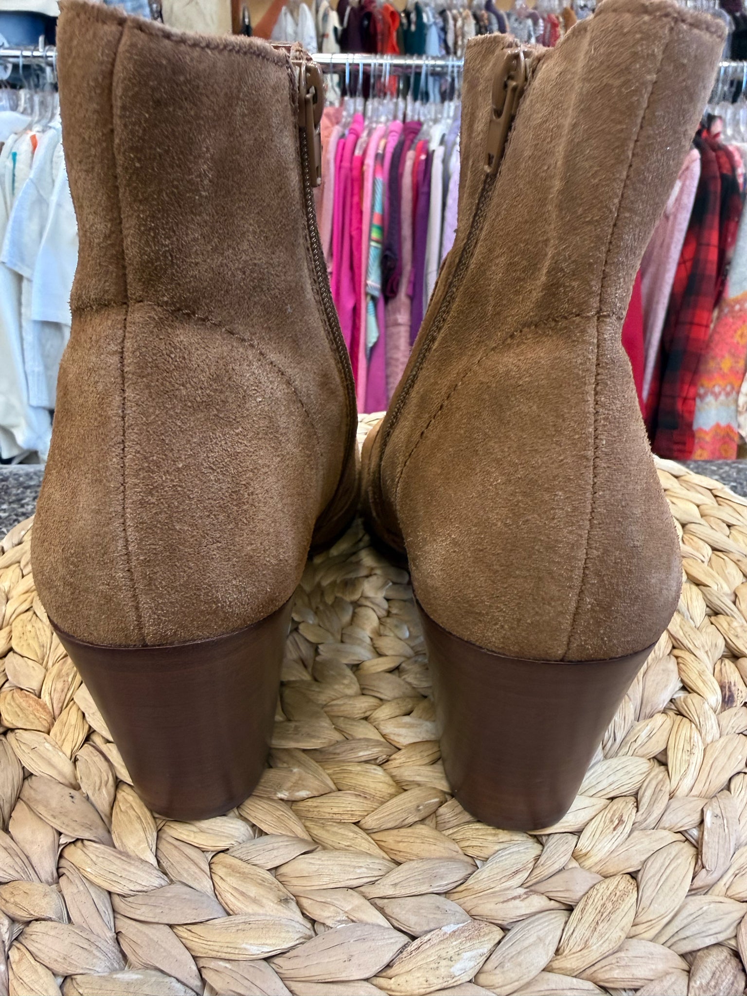 Pre-owned CHELSEA & VIOLET Brown Size 9 Bootie
