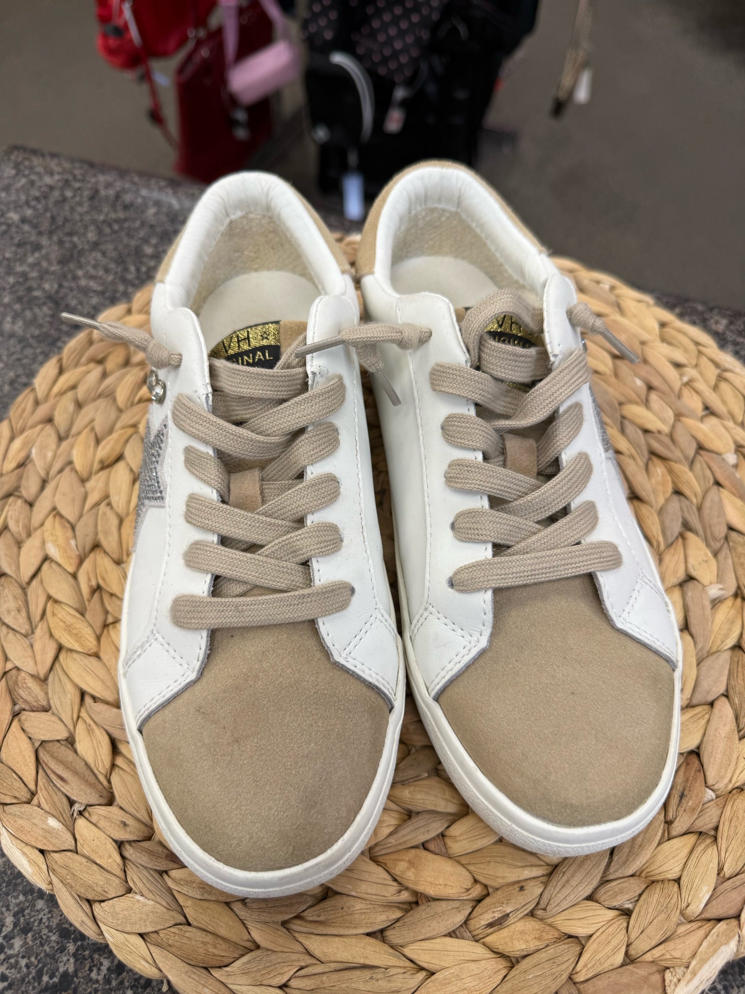 Pre-owned VINTAGE HAVANA Tan White Size 7.5 Sneaker