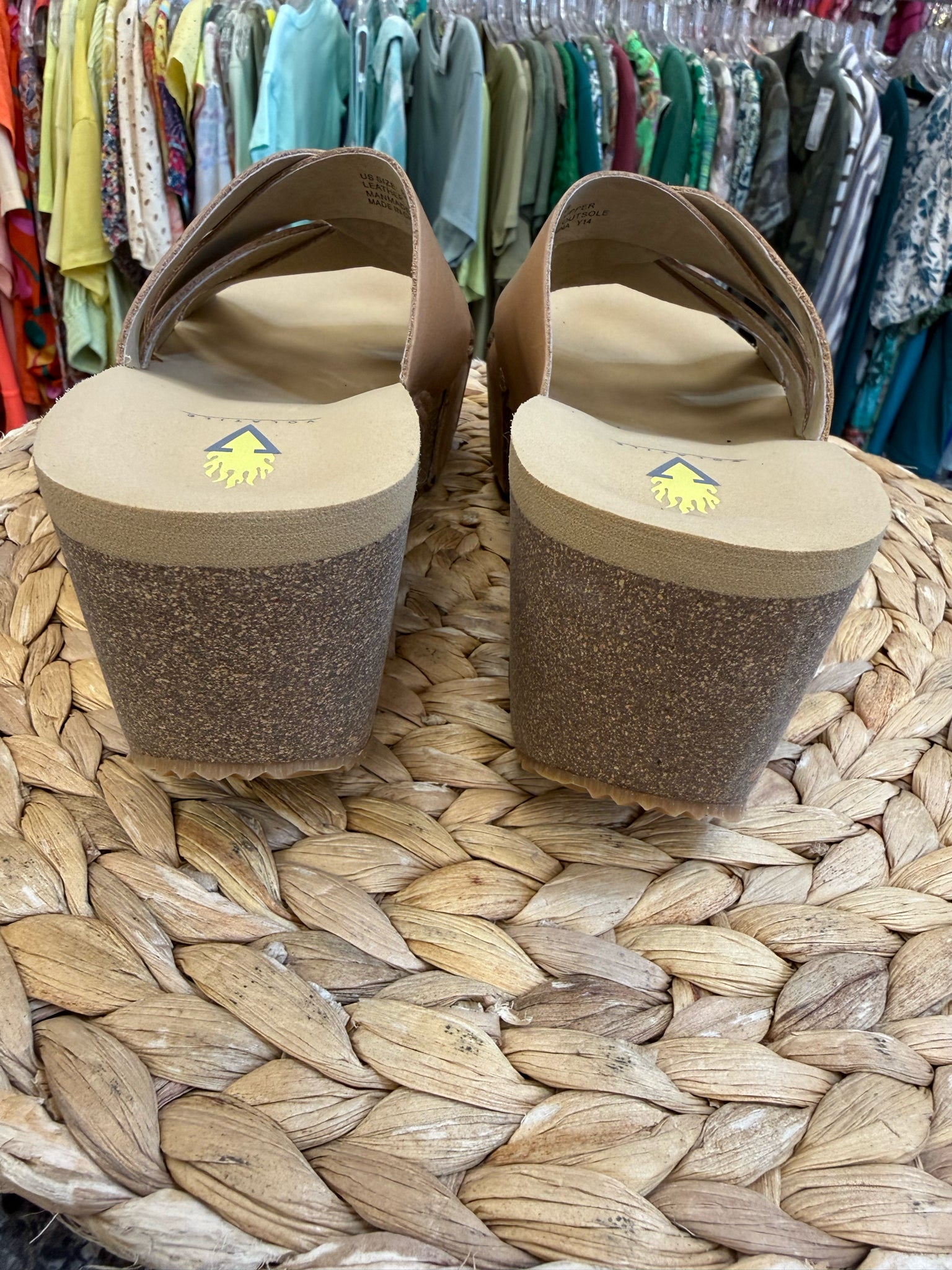 Pre-owned VOLATILE Tan Size 8 Sandal