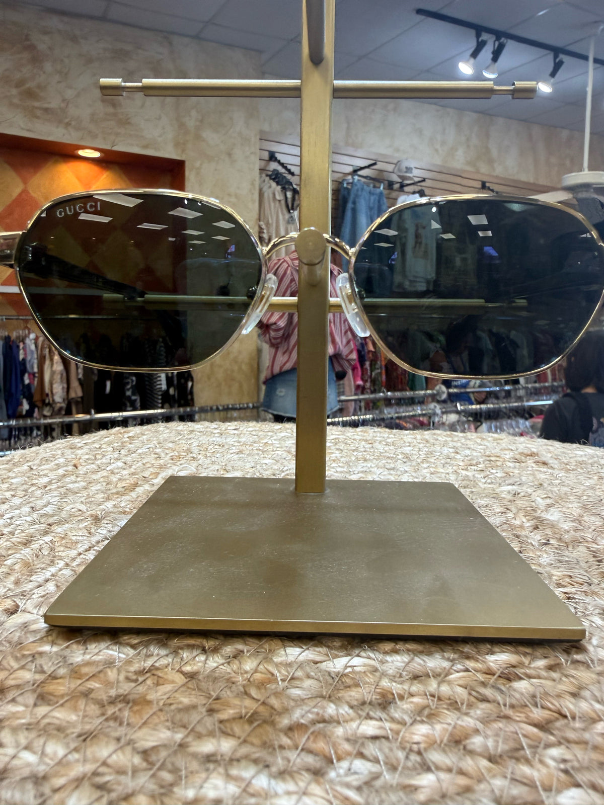 Pre-owned GUCCI Gold Black Trim Designer Sunglasses