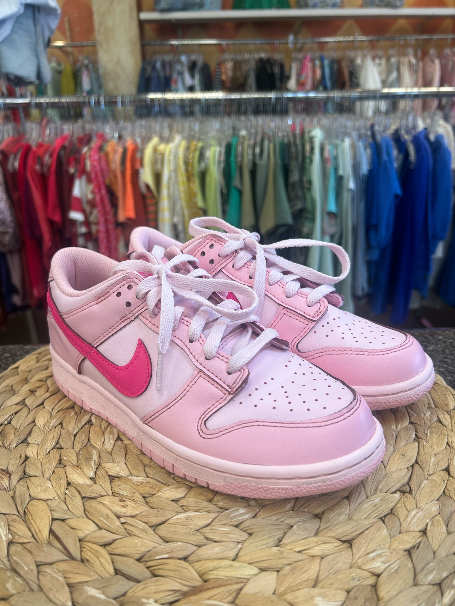 Pre-owned NIKE Pink Hot Pink Trim Size 8 Designer Sneaker
