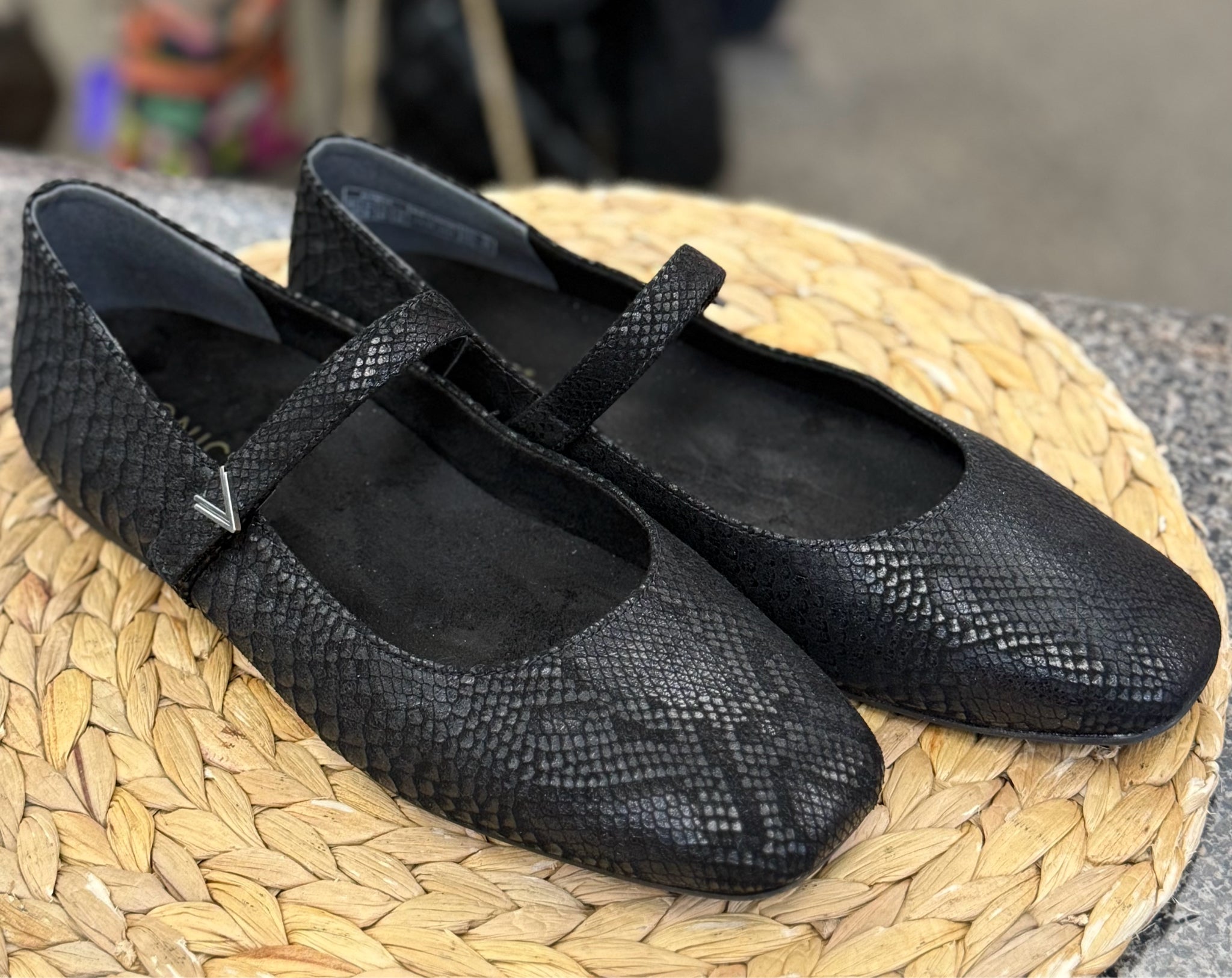 Pre-owned VIONIC Black Snakeskin Size 10 Designer Shoe