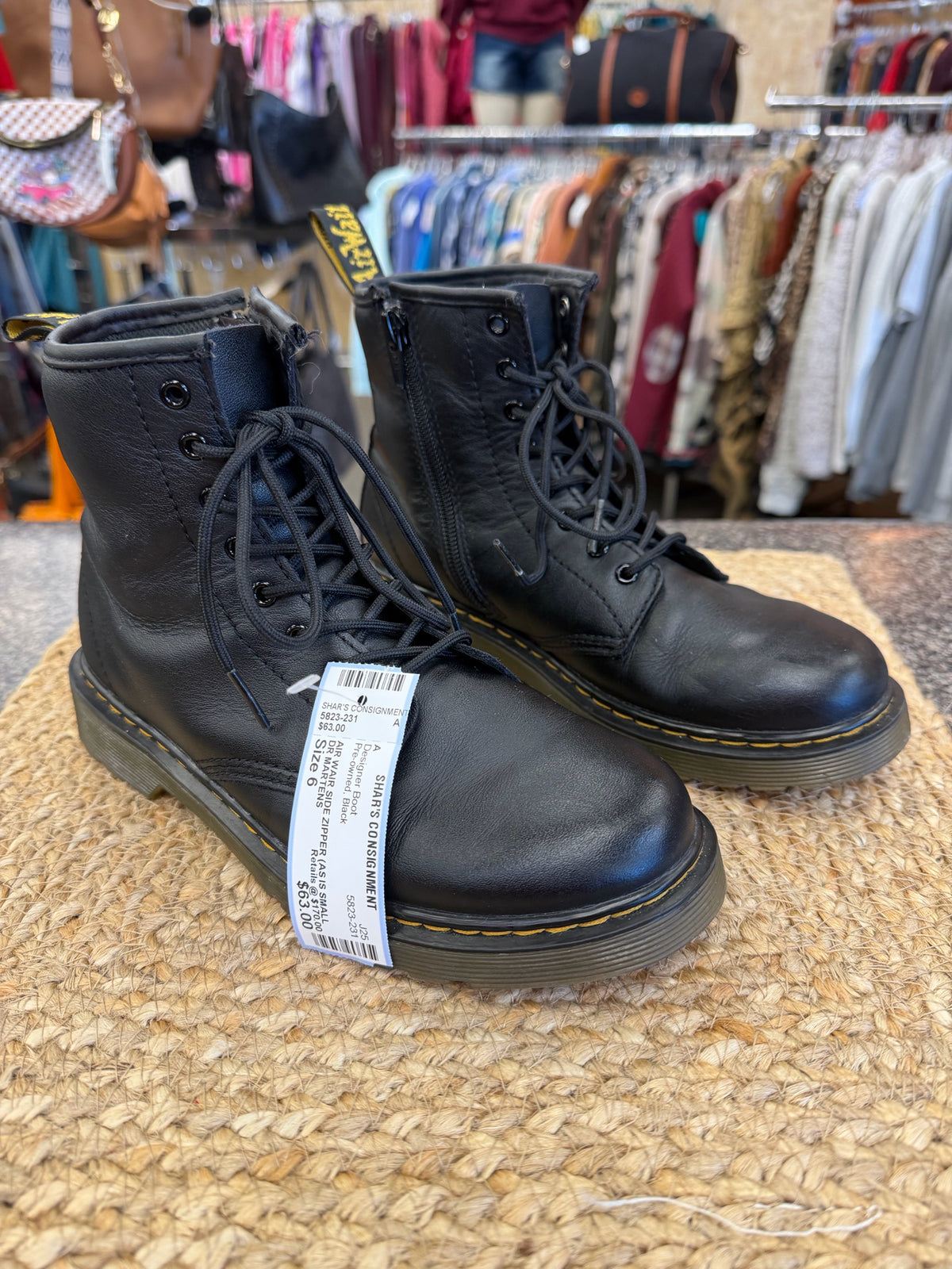 Pre-owned DR MARTENS Black Size 6 Designer Boot
