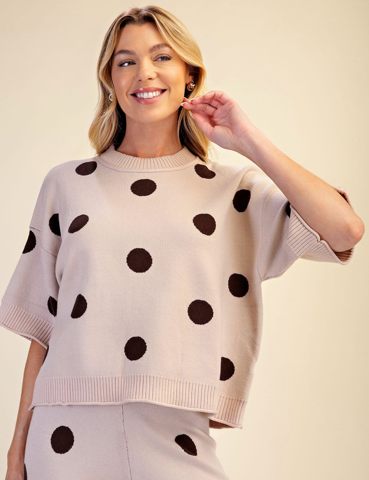 New GLAM Tan Brown Polka Size S Short Sleeve Sweater