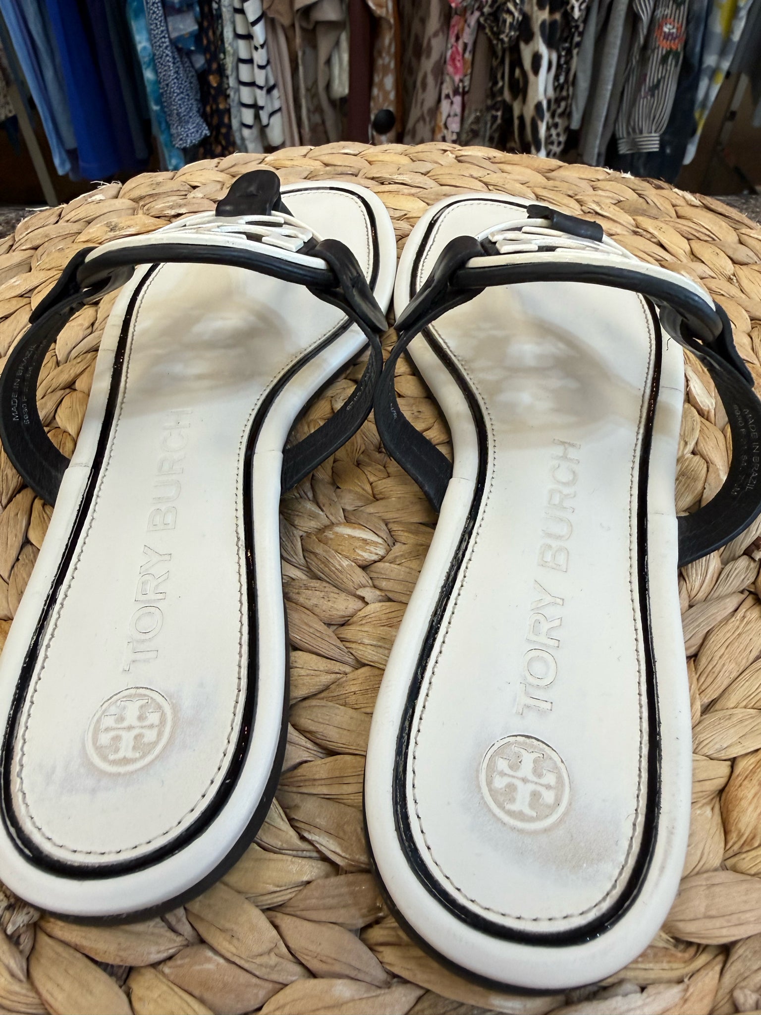 Pre-owned TORY BURCH Black Cream Trim Size 7.5 Sandal
