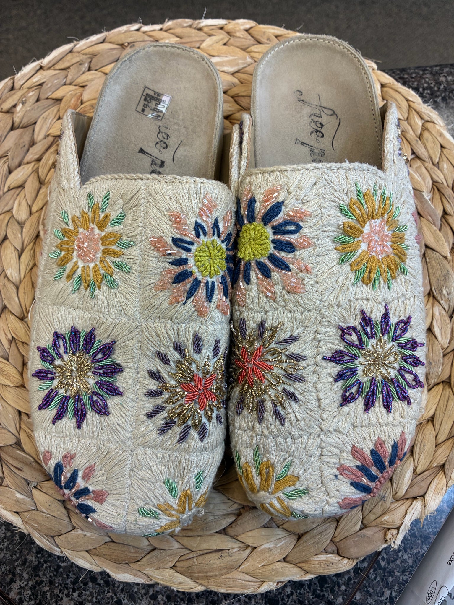 Pre-owned FREE PEOPLE Cream Multi Floral Size 8.5 Designer Shoe