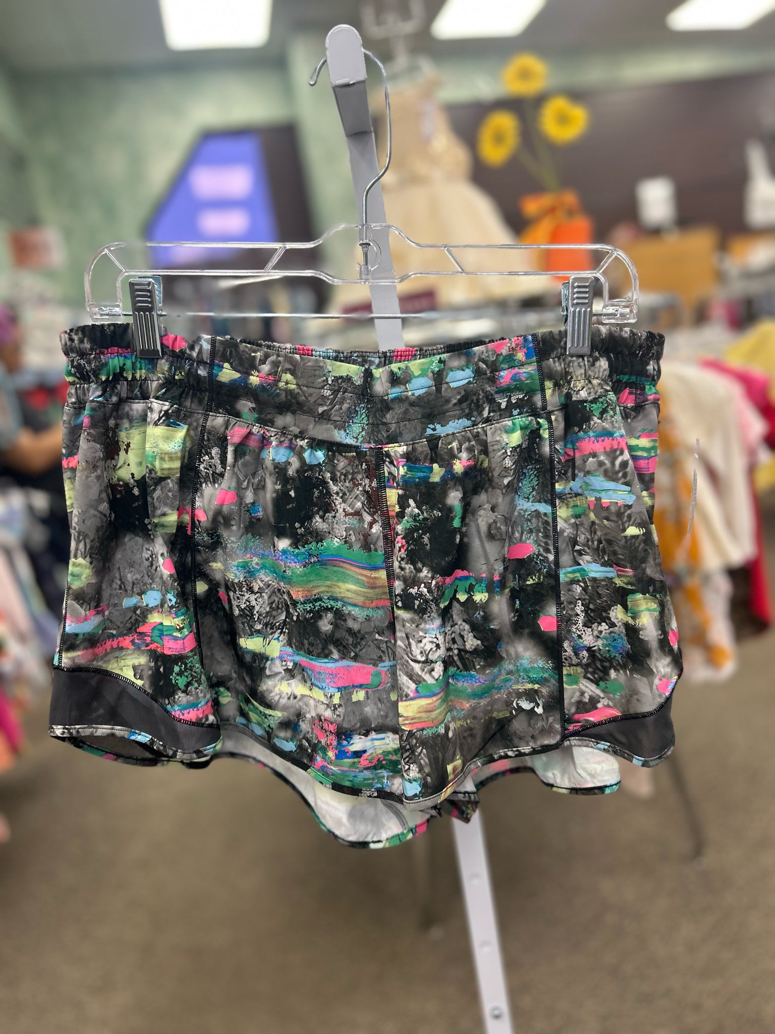 Pre-owned Lululemon Gray Multi Print Size: 14 Designer Shorts