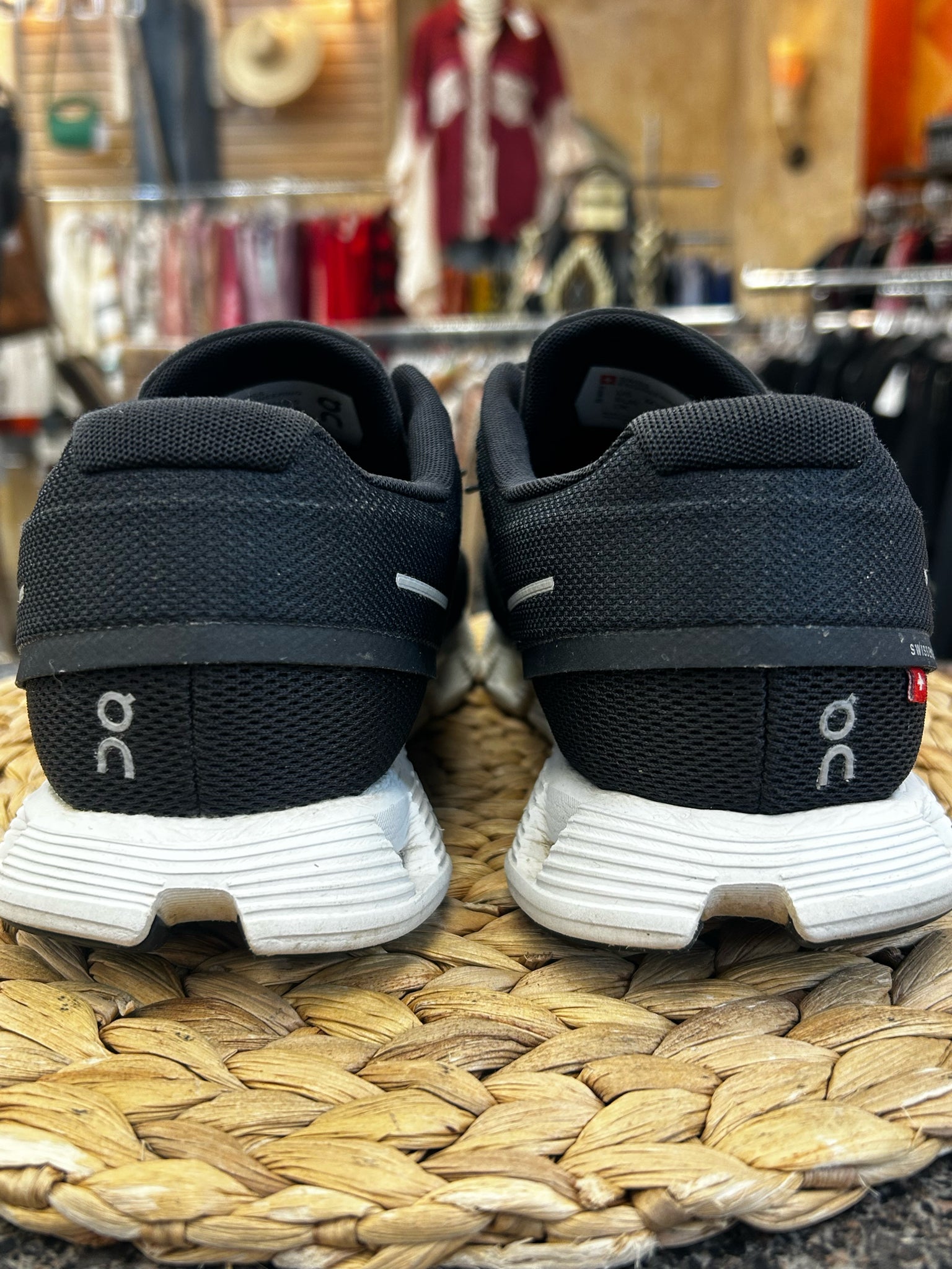 Pre-owned On Cloud Black White Trim Size 10.5 Designer Sneaker