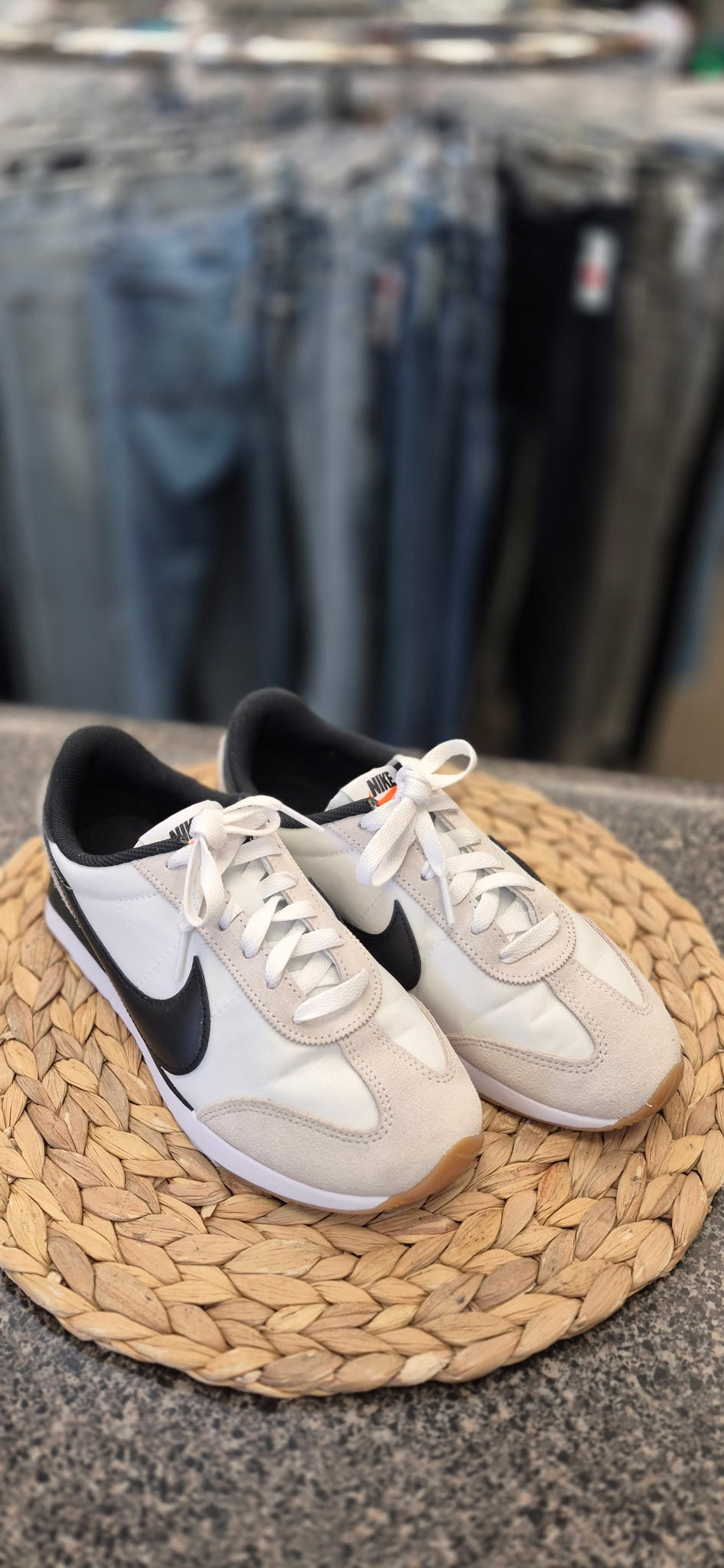 Pre-owned NIKE Off white Gray Trim Size 8 Designer Sneaker